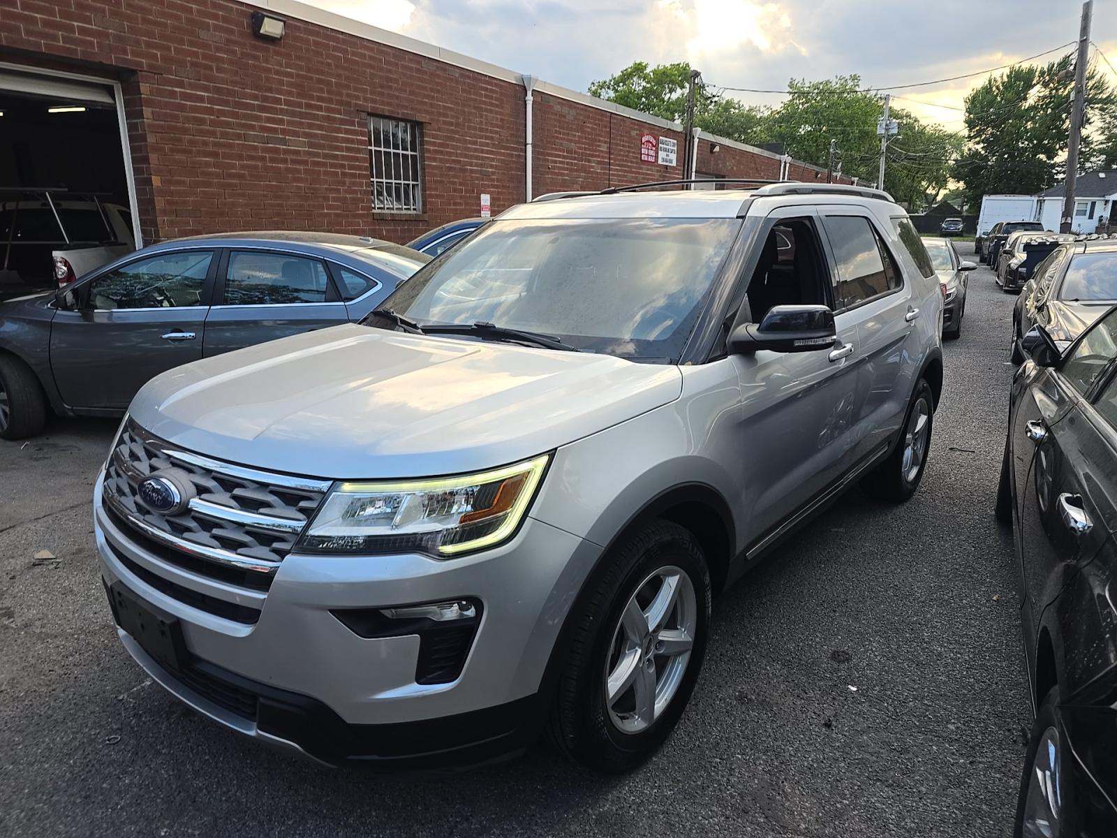 FORD EXPLORER - 1
