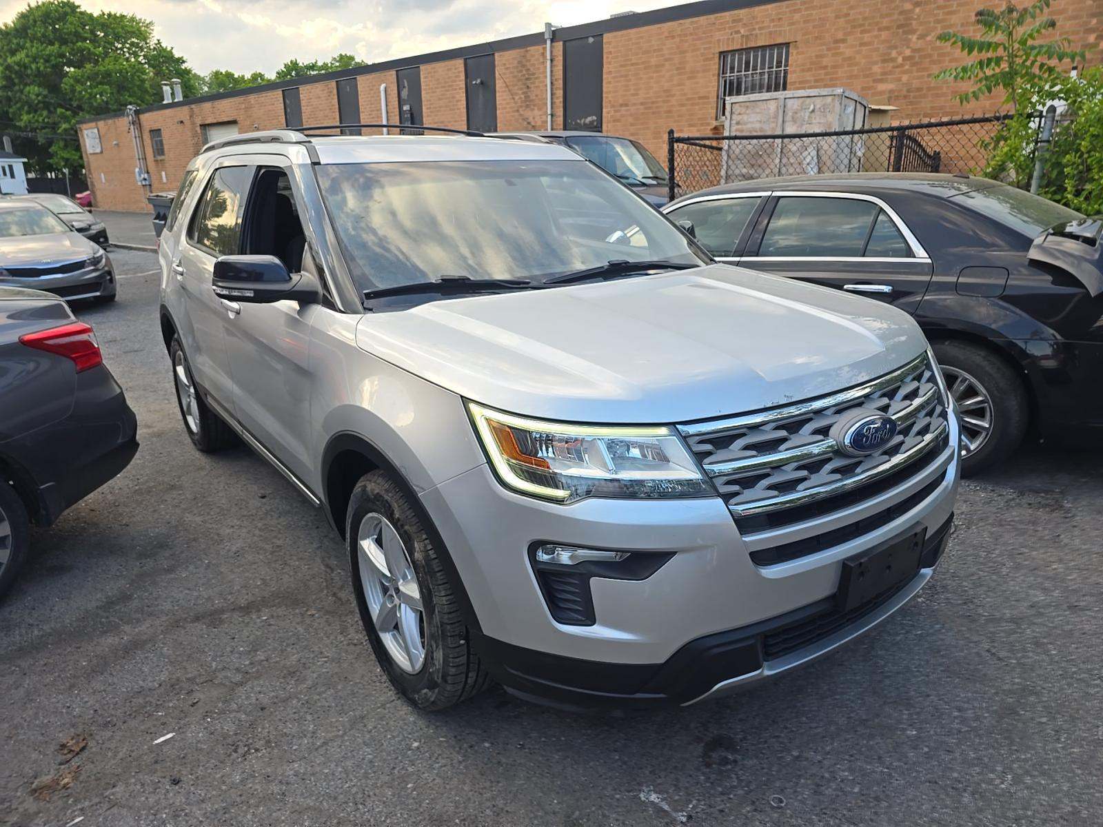 FORD EXPLORER - 4