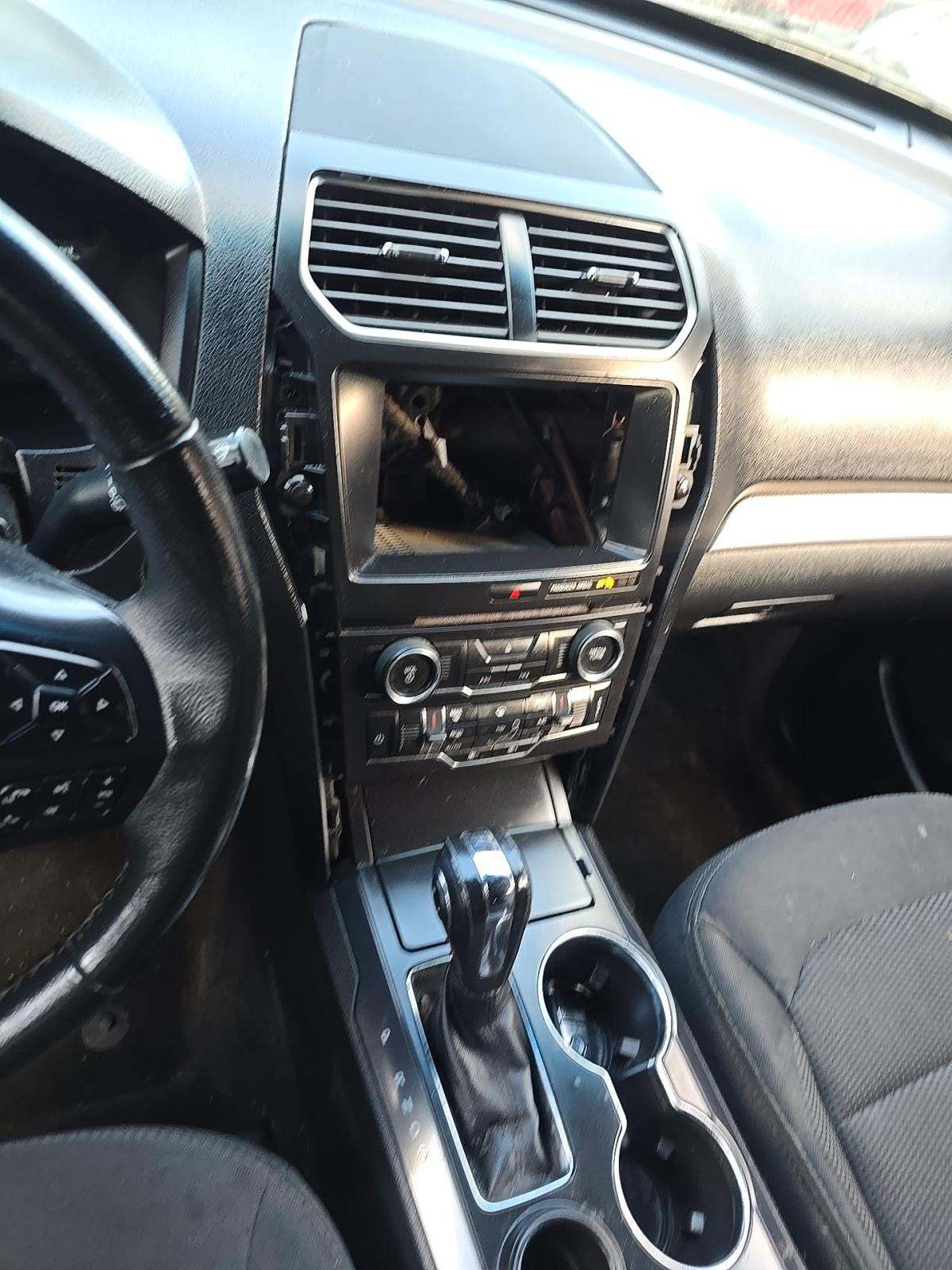 FORD EXPLORER - 10