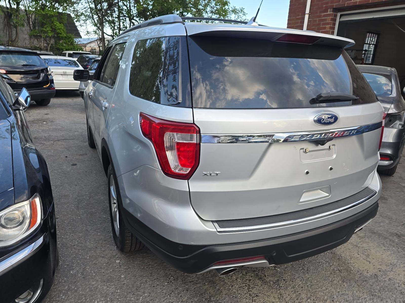 FORD EXPLORER - 2
