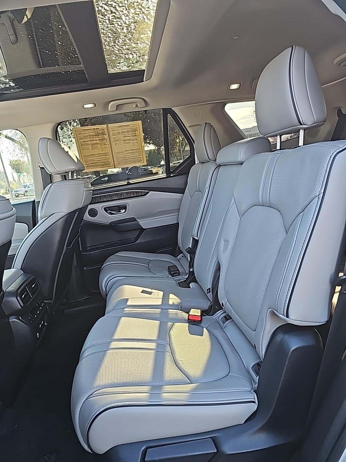 2023 Honda Pilot Elite AWD