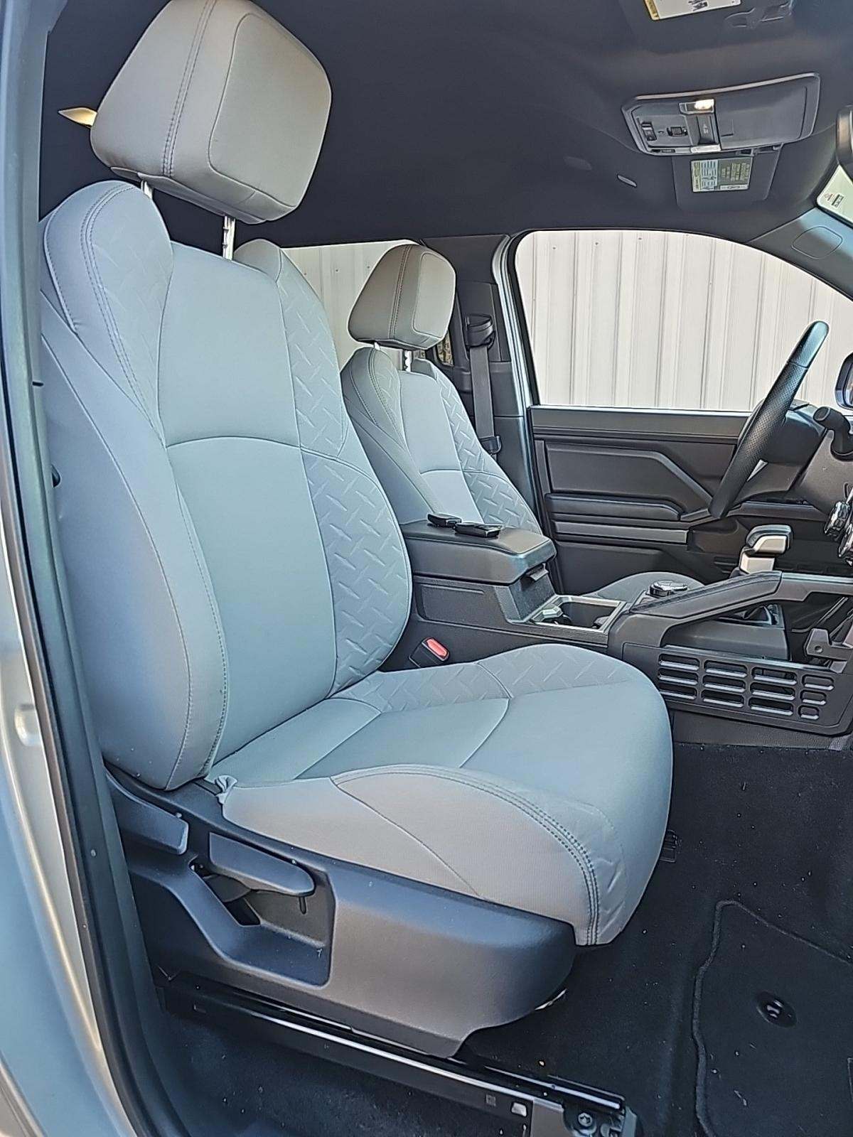 2024 Toyota Tacoma SR5 AWD