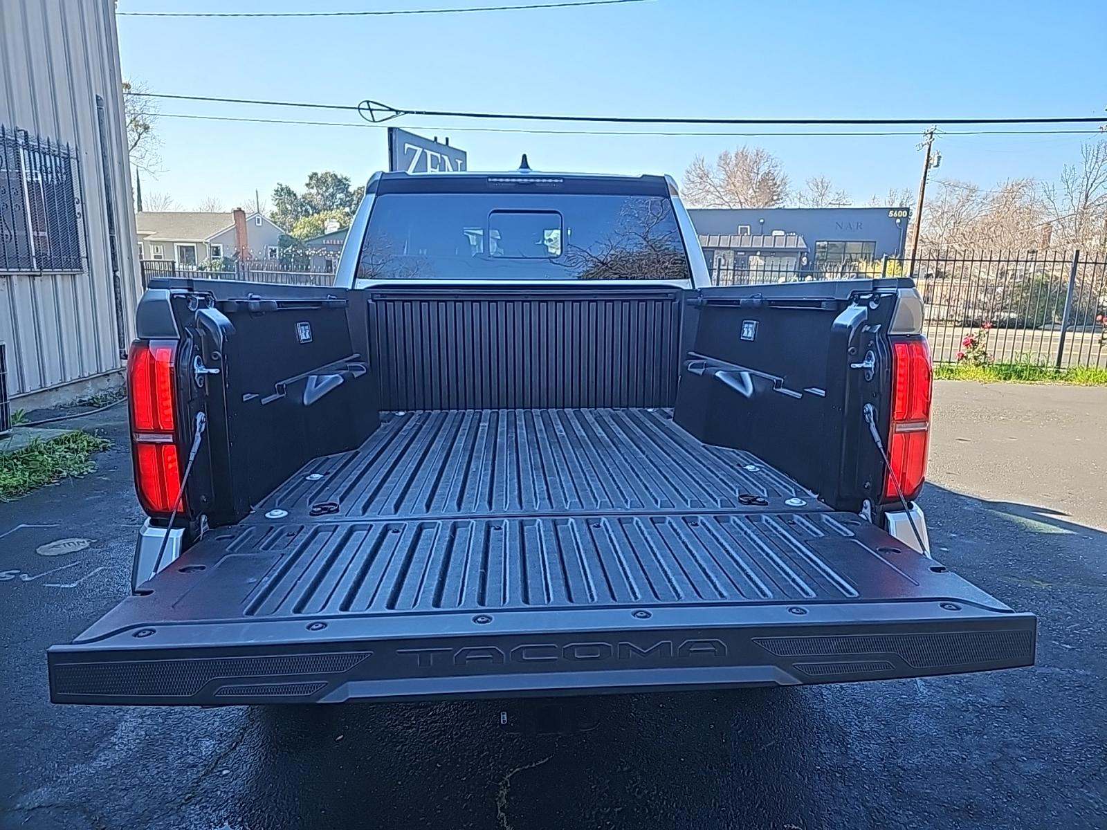 2024 Toyota Tacoma SR5 AWD