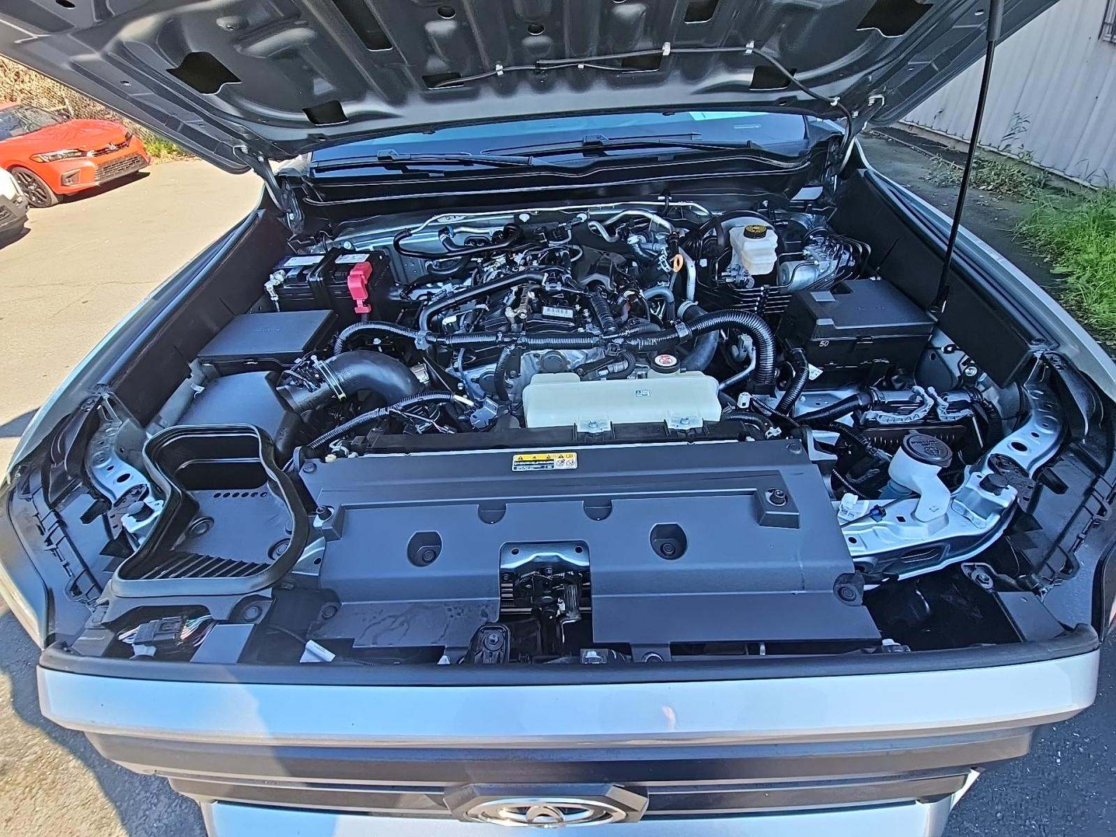 2024 Toyota Tacoma SR5 AWD