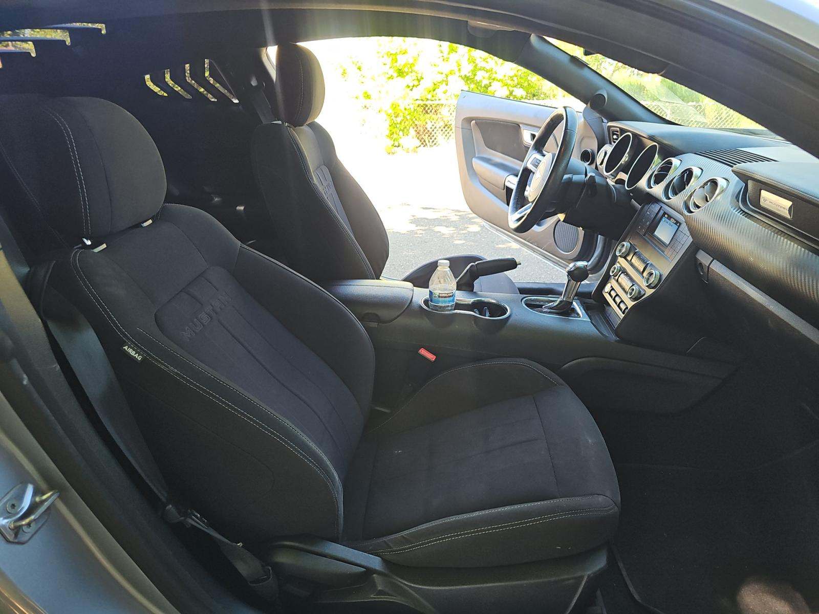 2021 Ford Mustang EcoBoost RWD