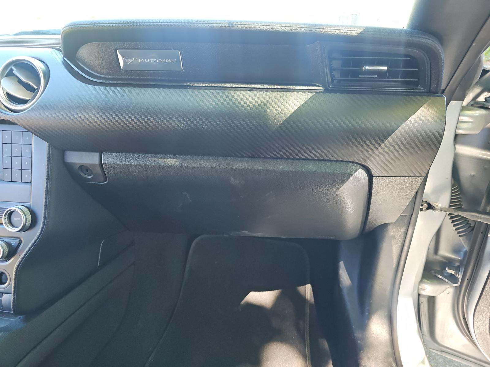 2021 Ford Mustang EcoBoost RWD