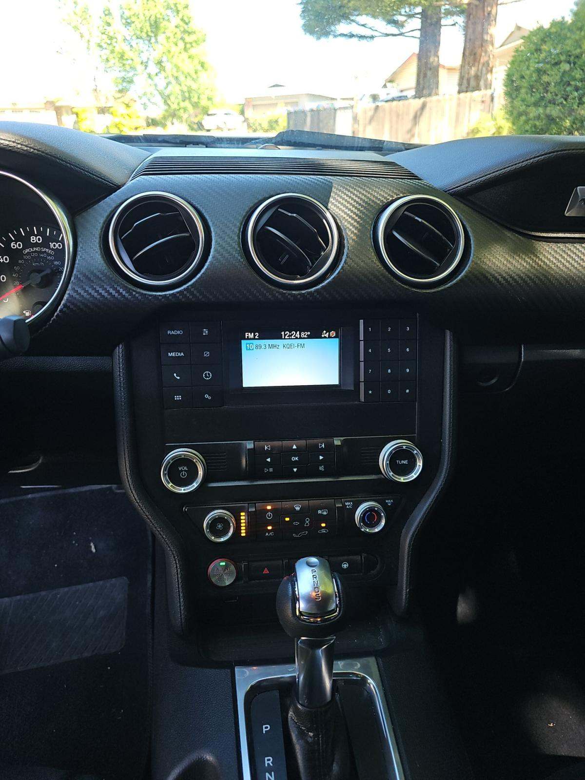 2021 Ford Mustang EcoBoost RWD