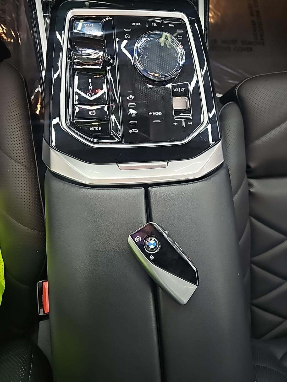 2023 BMW 7 Series 740i RWD