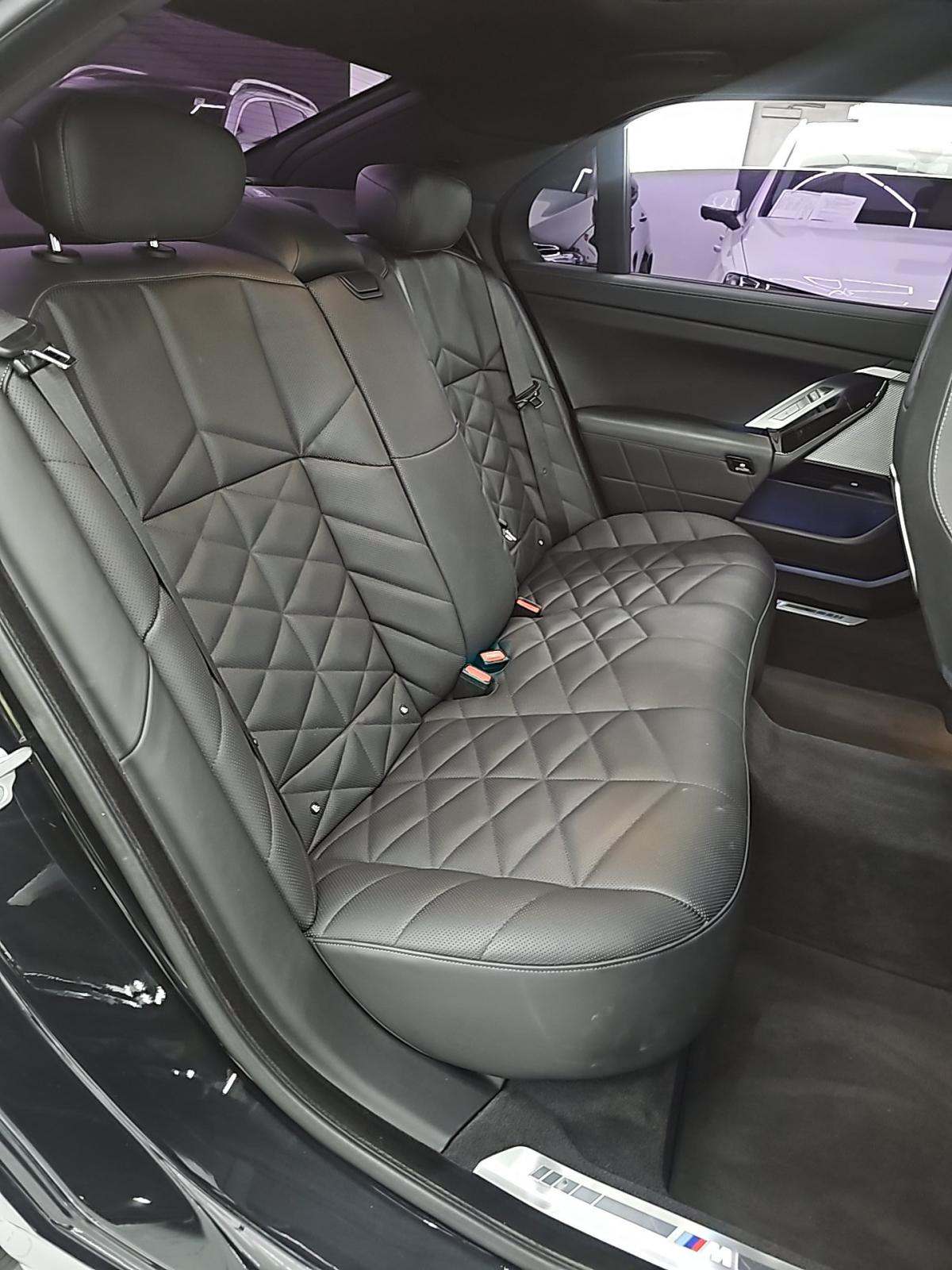 2023 BMW 7 Series 740i RWD