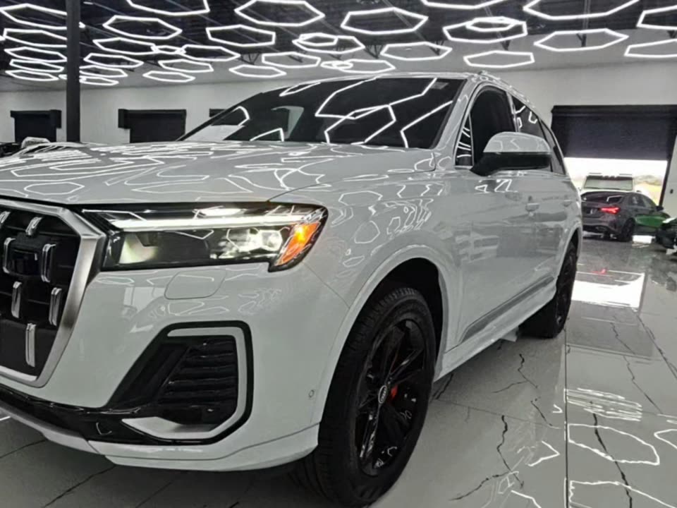 2025 Audi Q7 Premium 45 TFSI