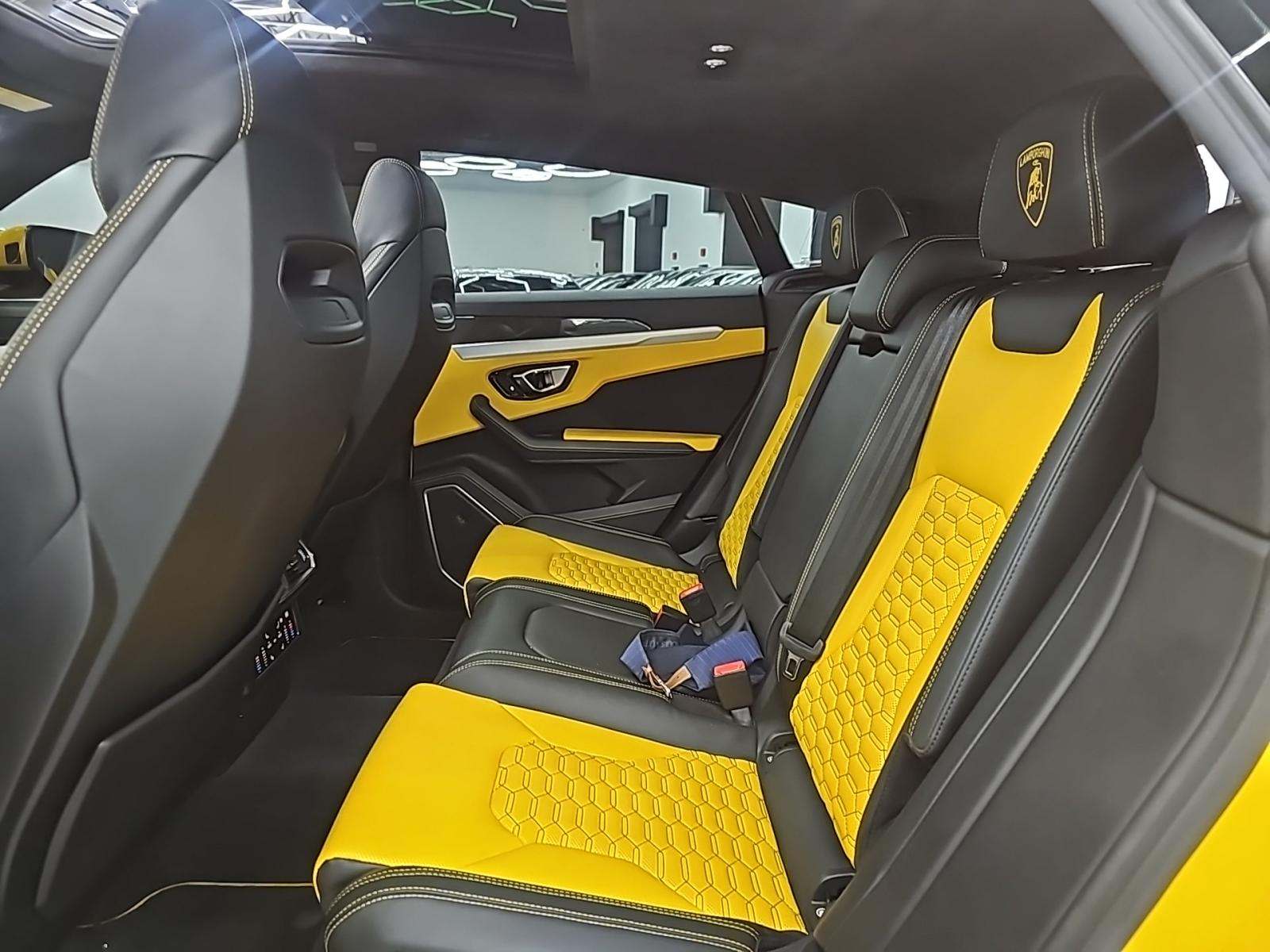 2021 Lamborghini Urus Base AWD