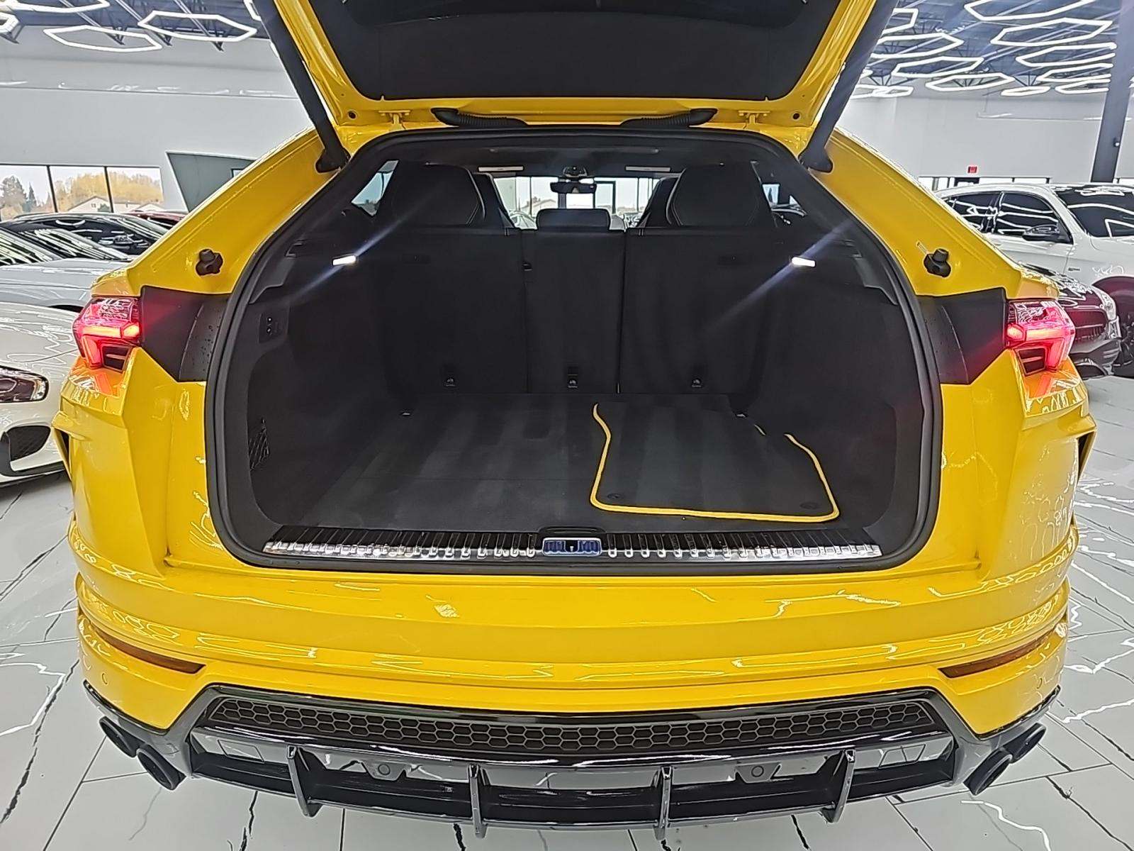 2021 Lamborghini Urus Base AWD