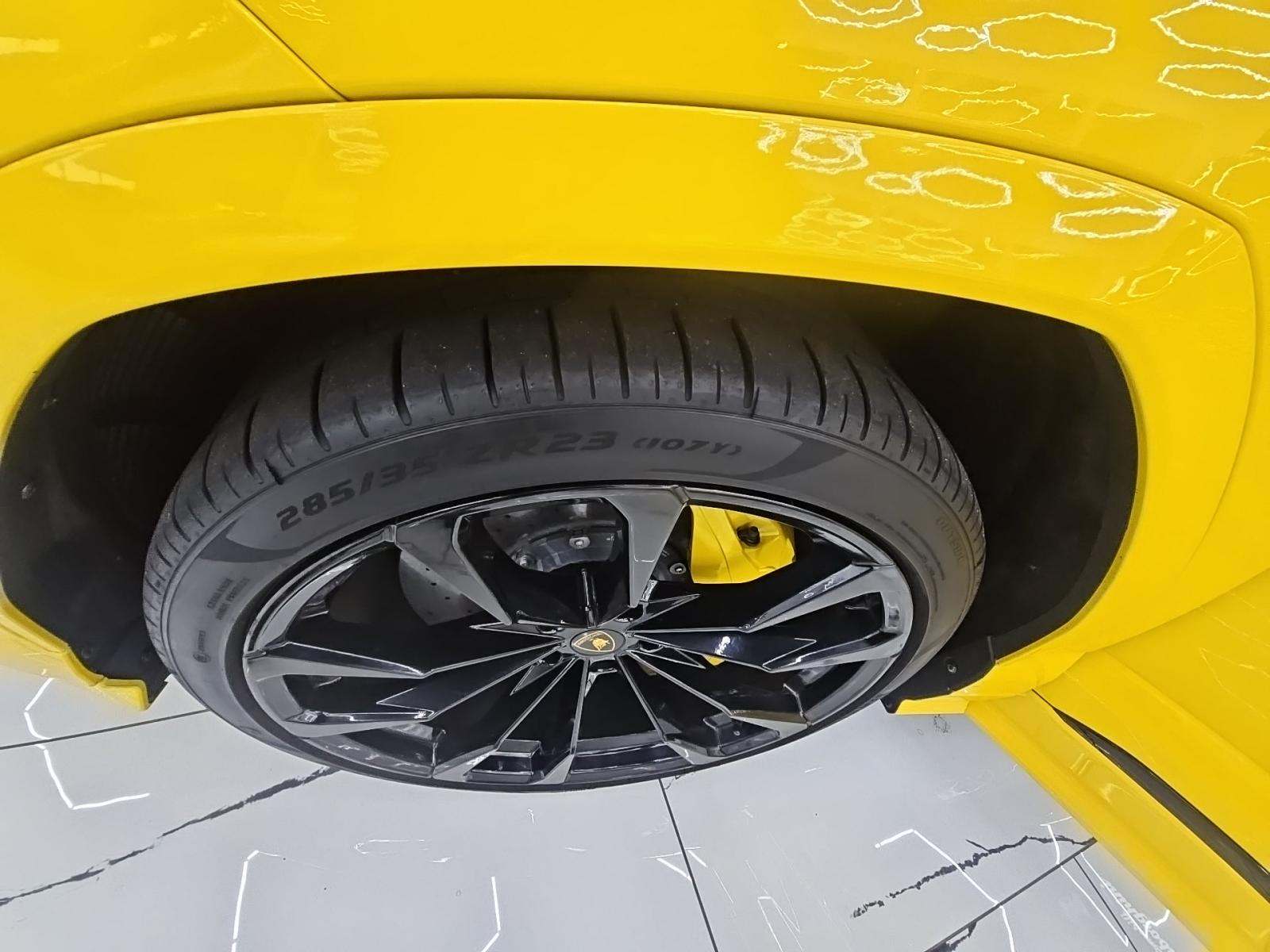 2021 Lamborghini Urus Base AWD