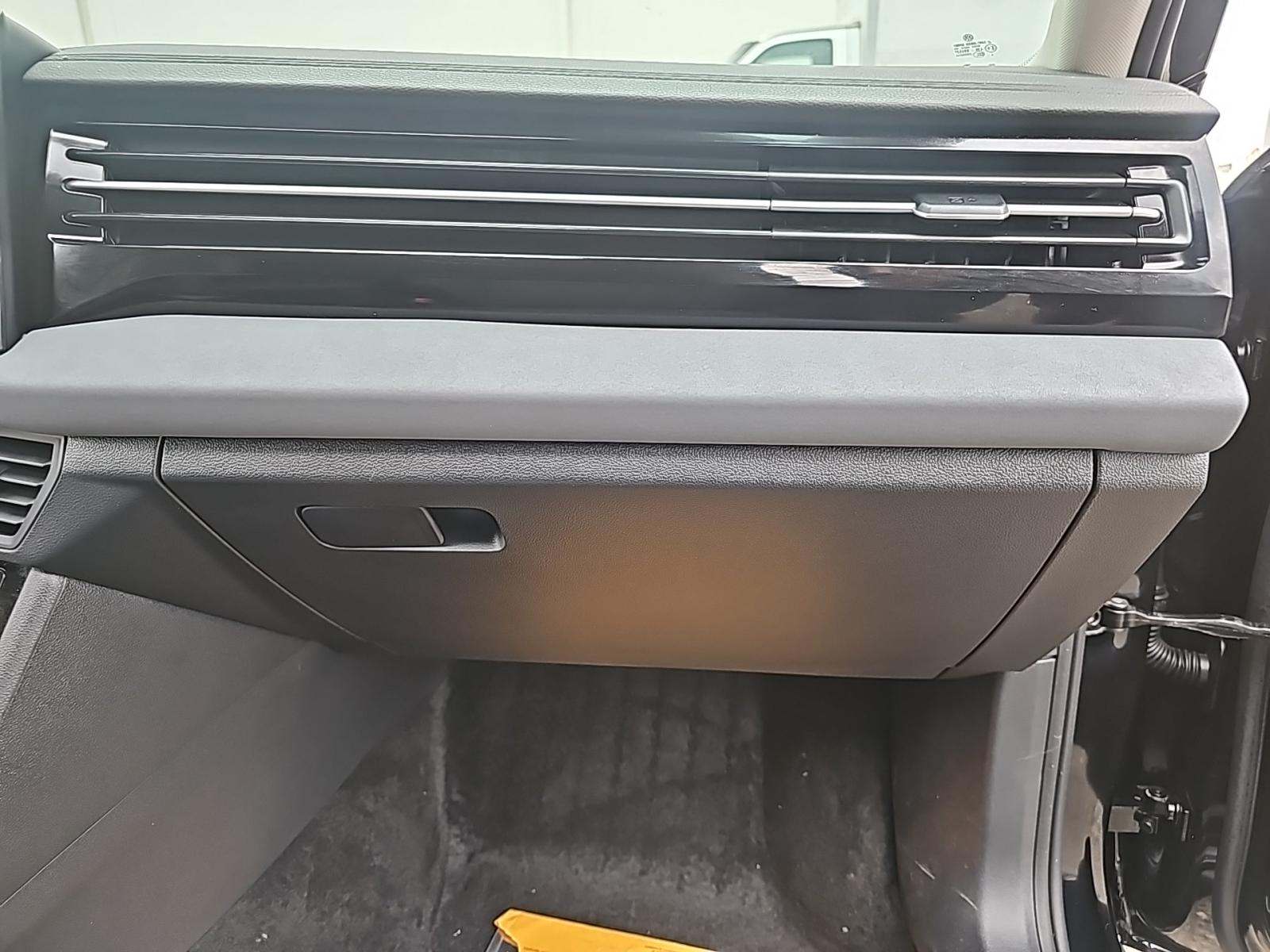 2025 Volkswagen Jetta 1.5T SE FWD