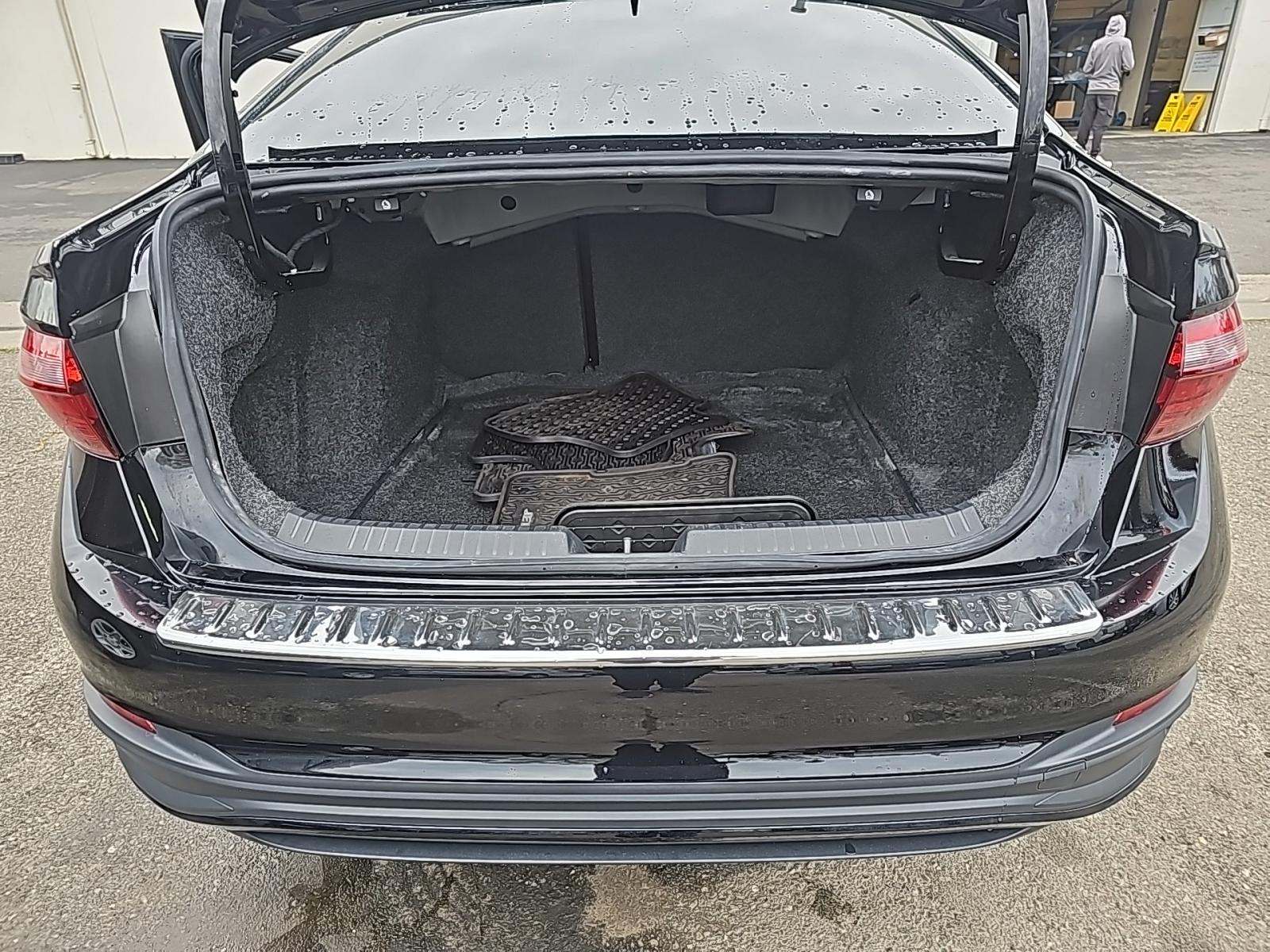 2025 Volkswagen Jetta 1.5T SE FWD