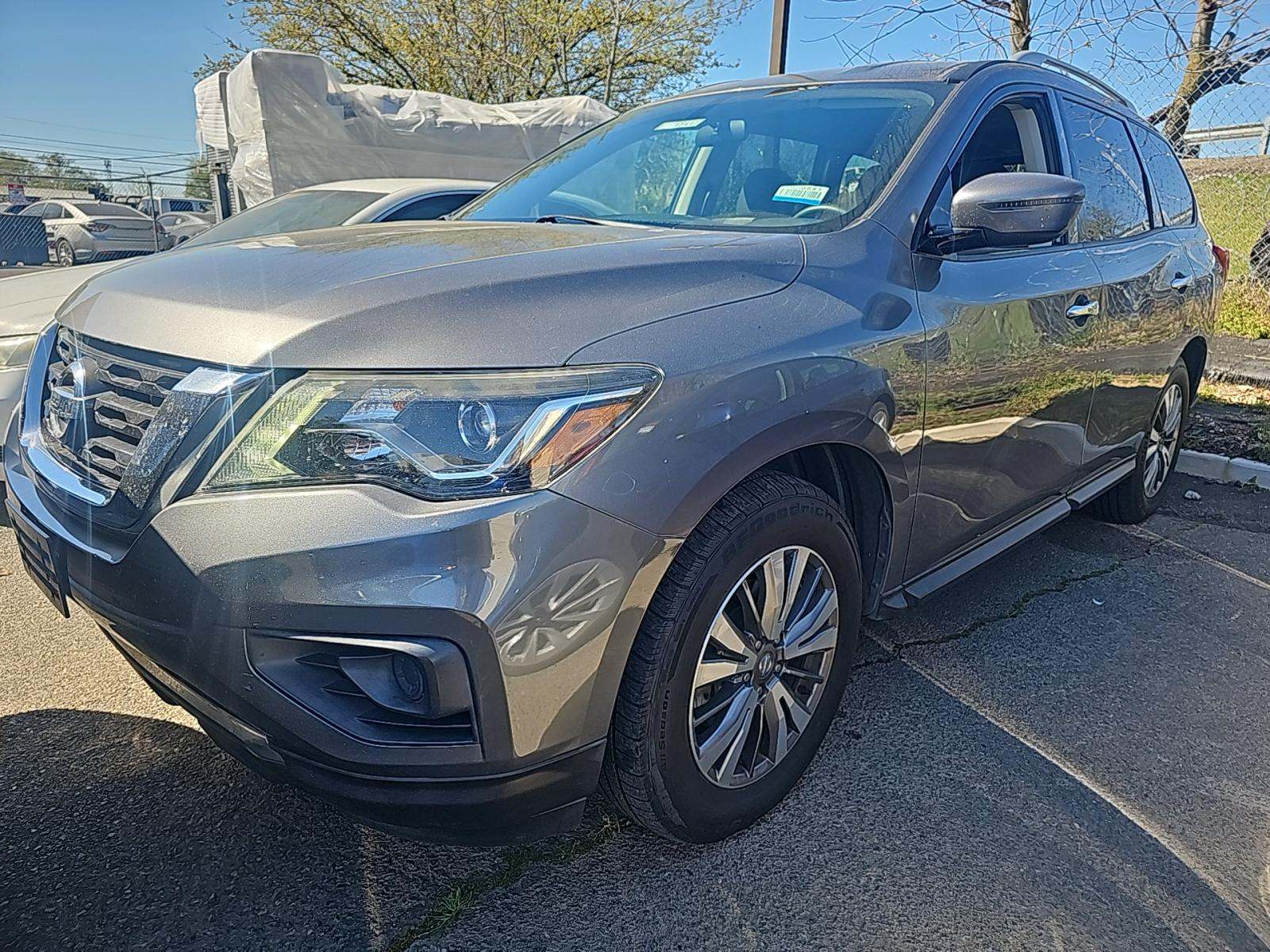2020 Nissan Pathfinder S FWD