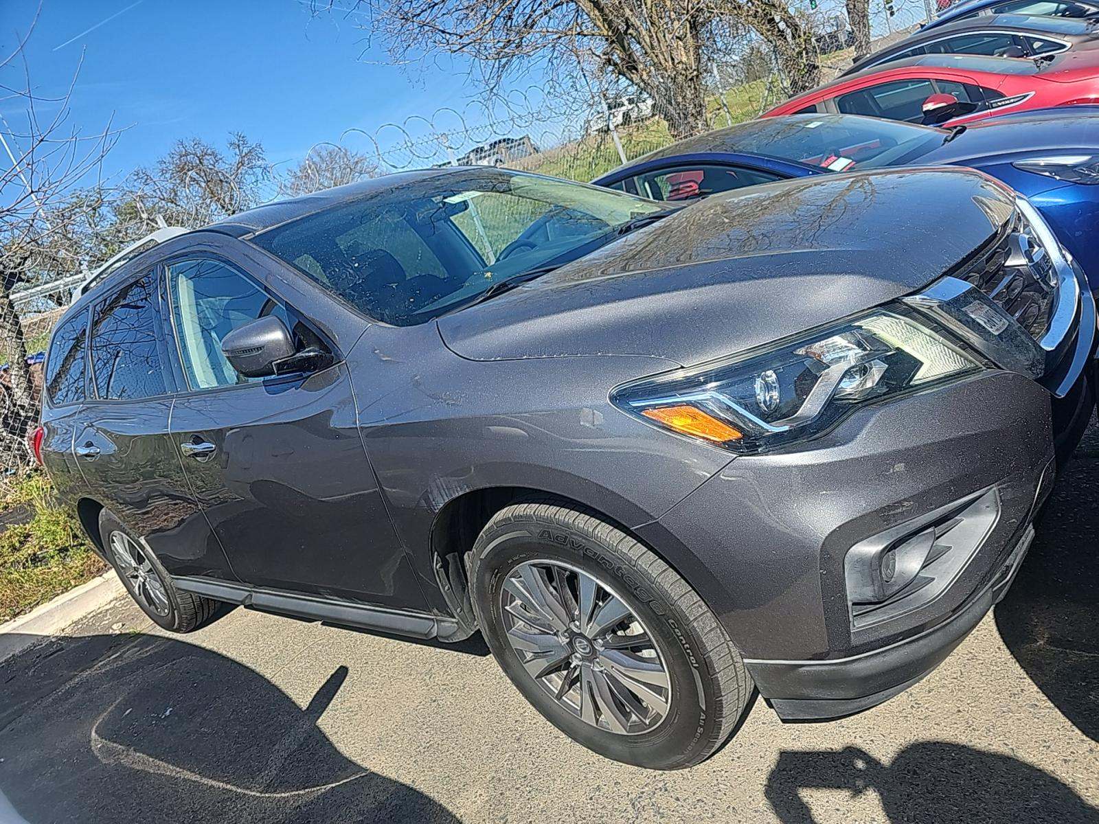 2020 Nissan Pathfinder S FWD