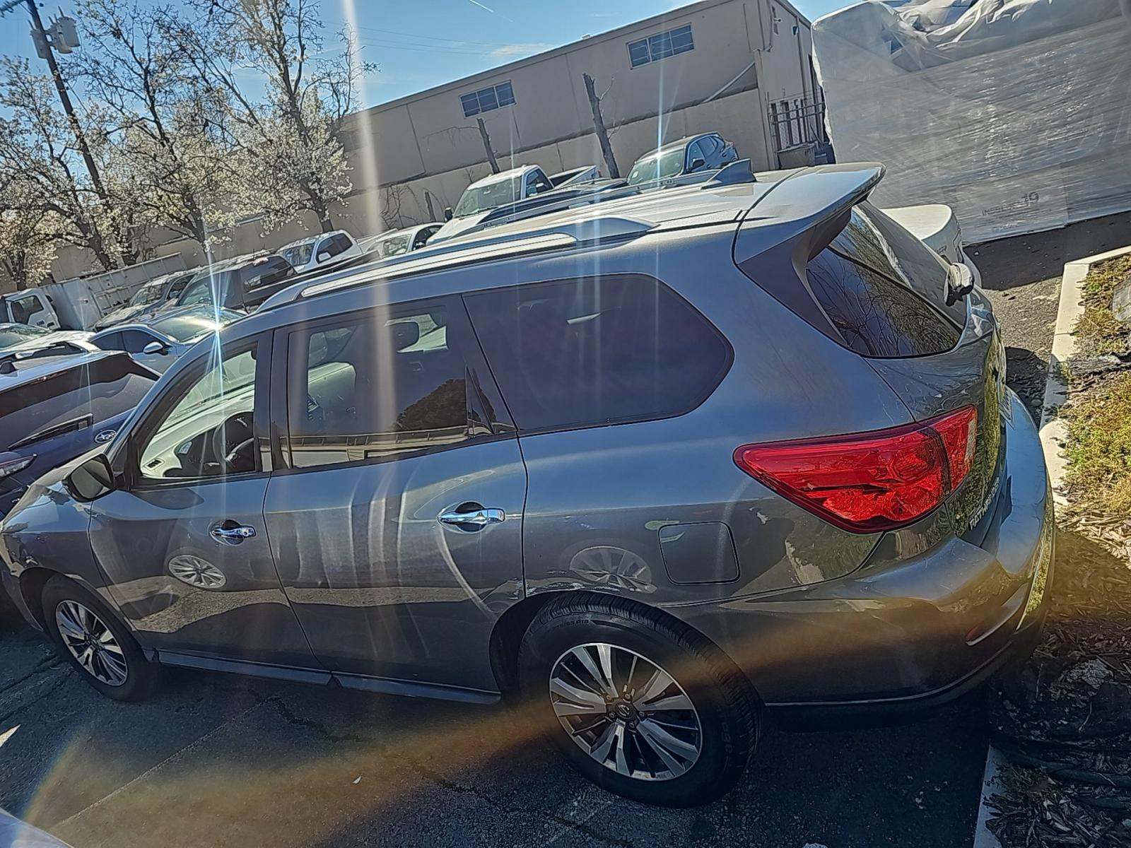 2020 Nissan Pathfinder S FWD