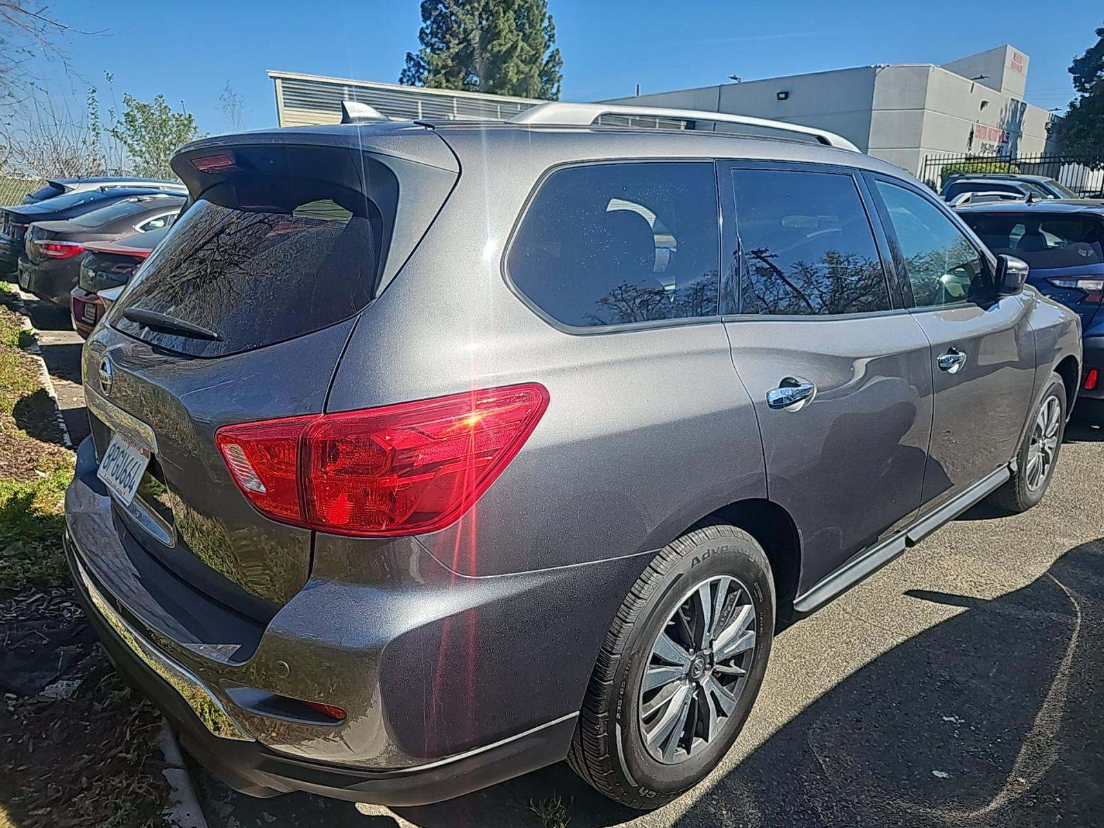 2020 Nissan Pathfinder S FWD