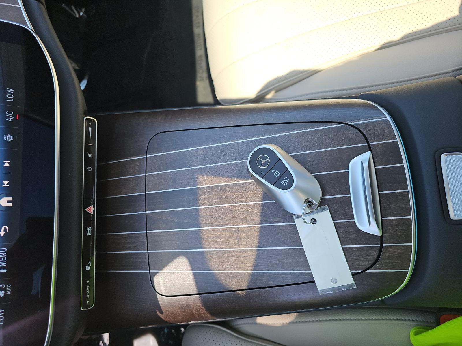 MERCEDES-BENZ E-CLASS - 4