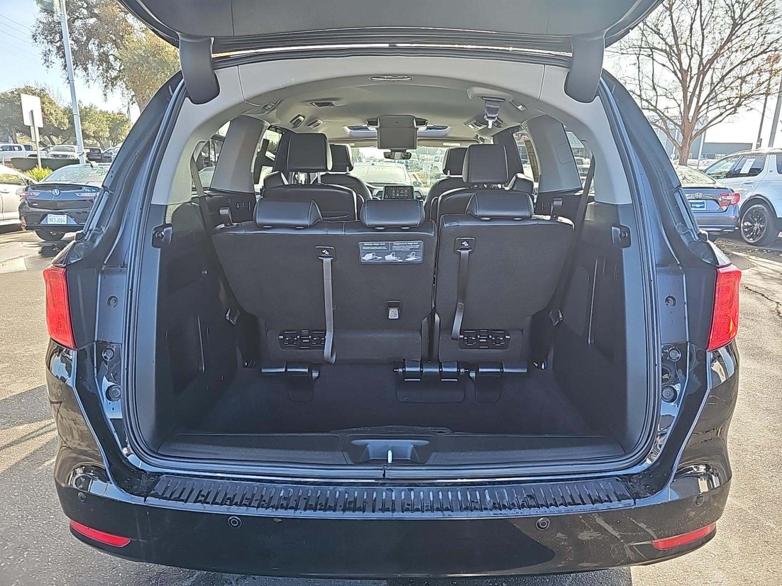 2023 Honda Odyssey Touring FWD