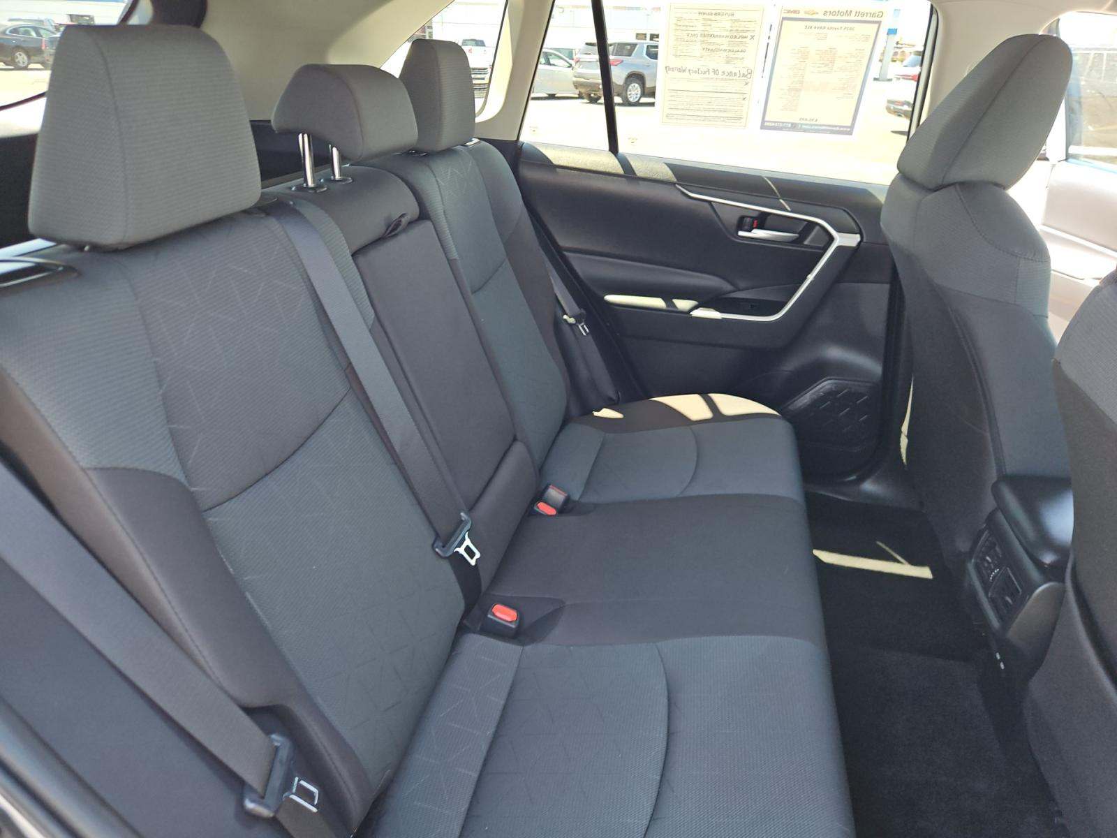 2025 Toyota RAV4 XLE FWD