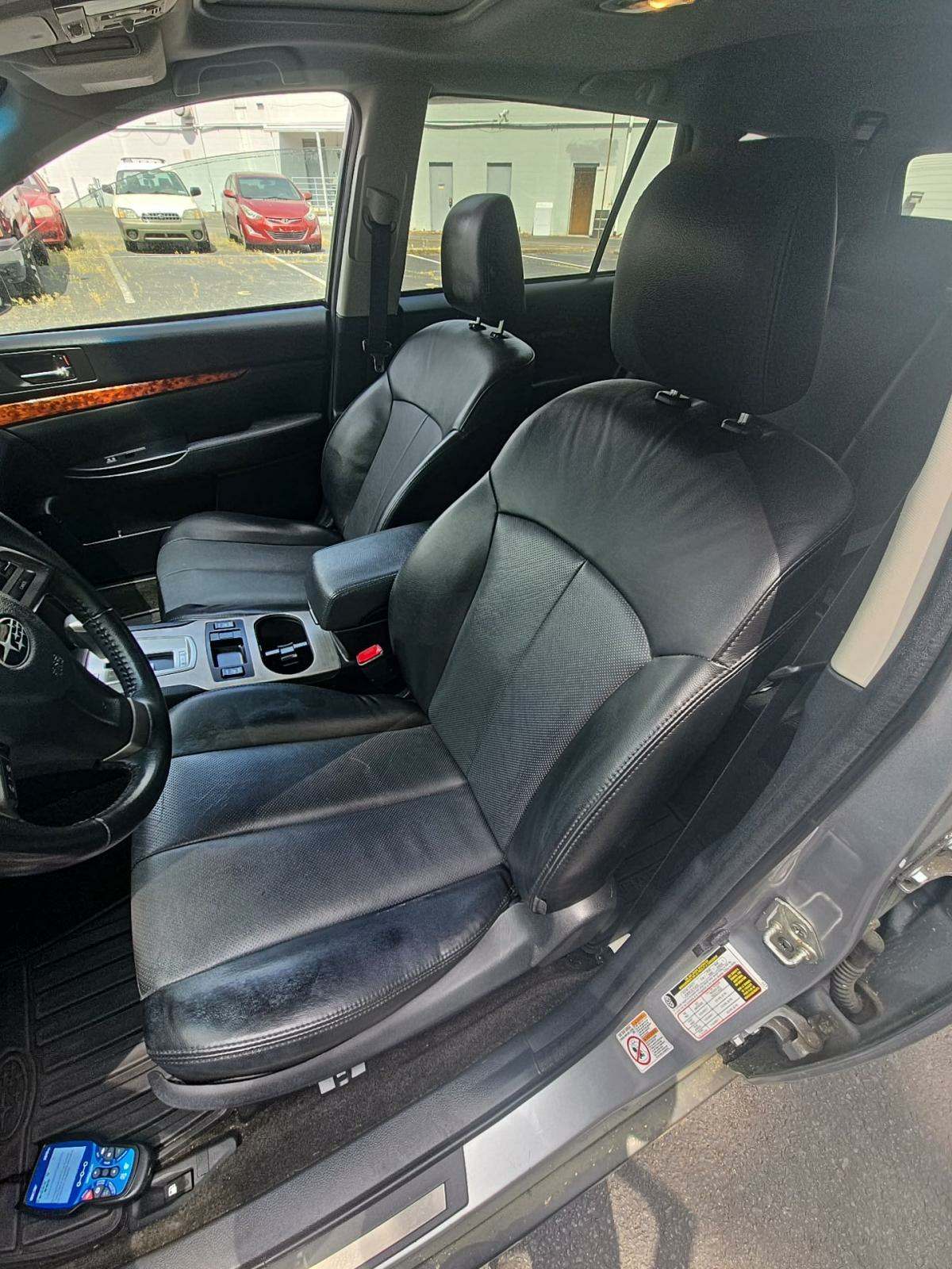 2012 Subaru Outback 2.5i Limited AWD