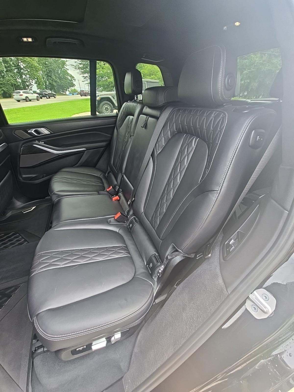 2023 BMW X7 M60i AWD