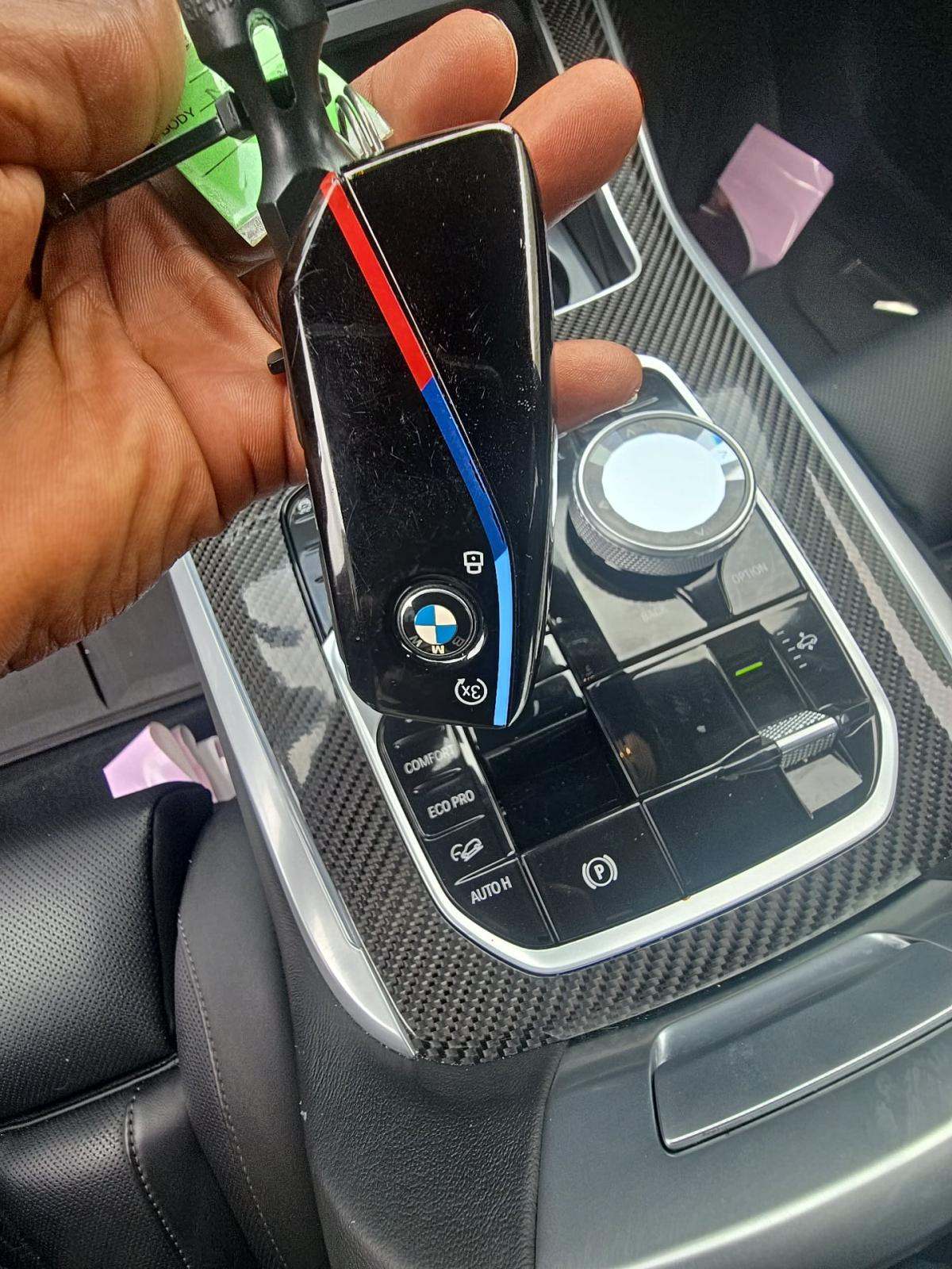 2023 BMW X7 M60i AWD