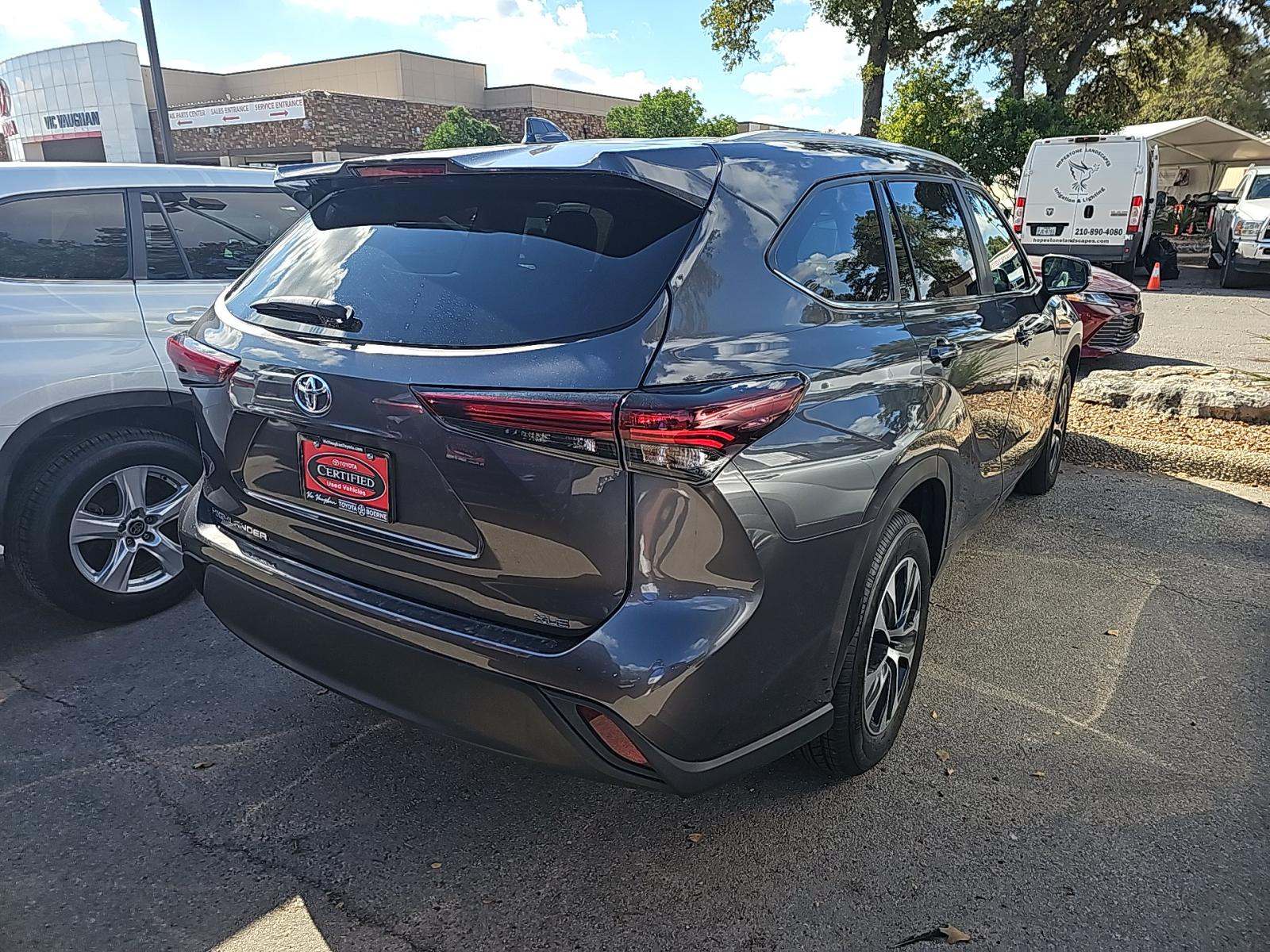 2024 Toyota Highlander XLE FWD