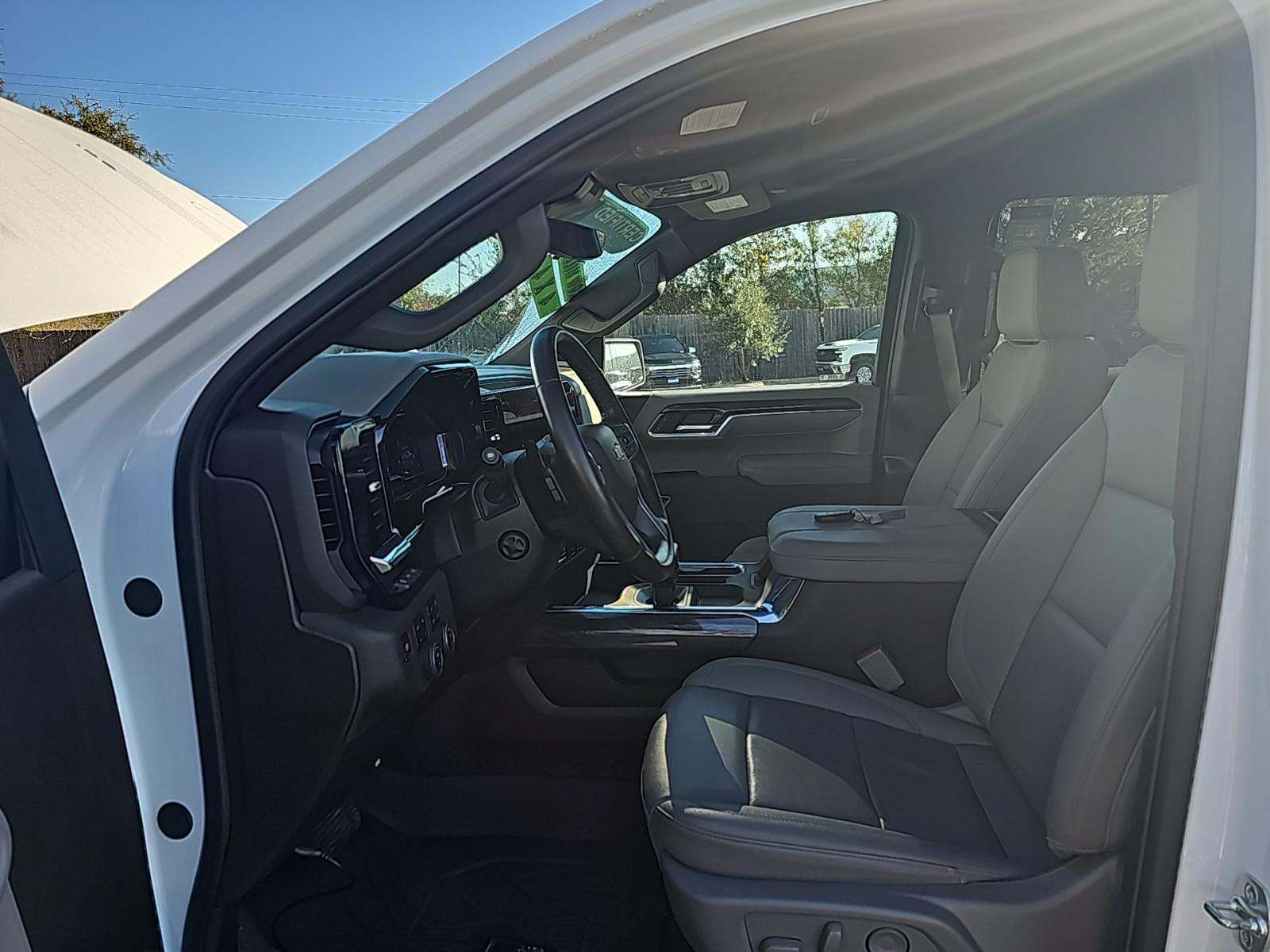 2025 Chevrolet Silverado 1500 LTZ AWD