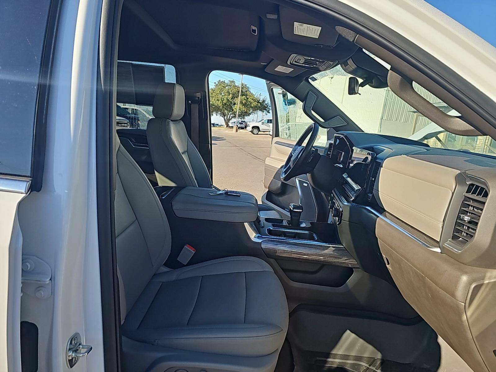 2025 Chevrolet Silverado 1500 LTZ AWD