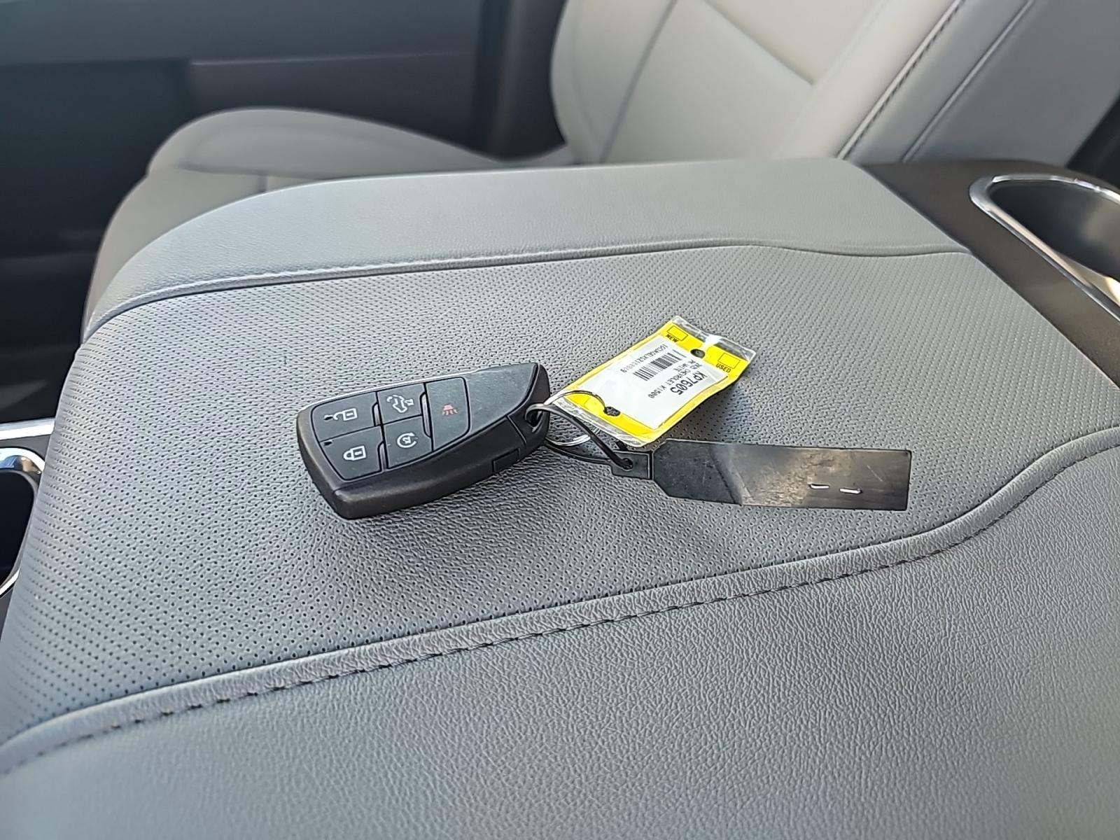 2025 Chevrolet Silverado 1500 LTZ AWD