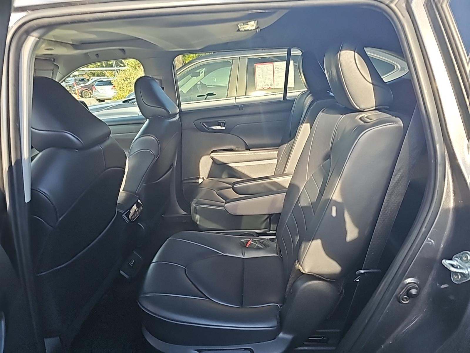 2024 Toyota Highlander XLE FWD