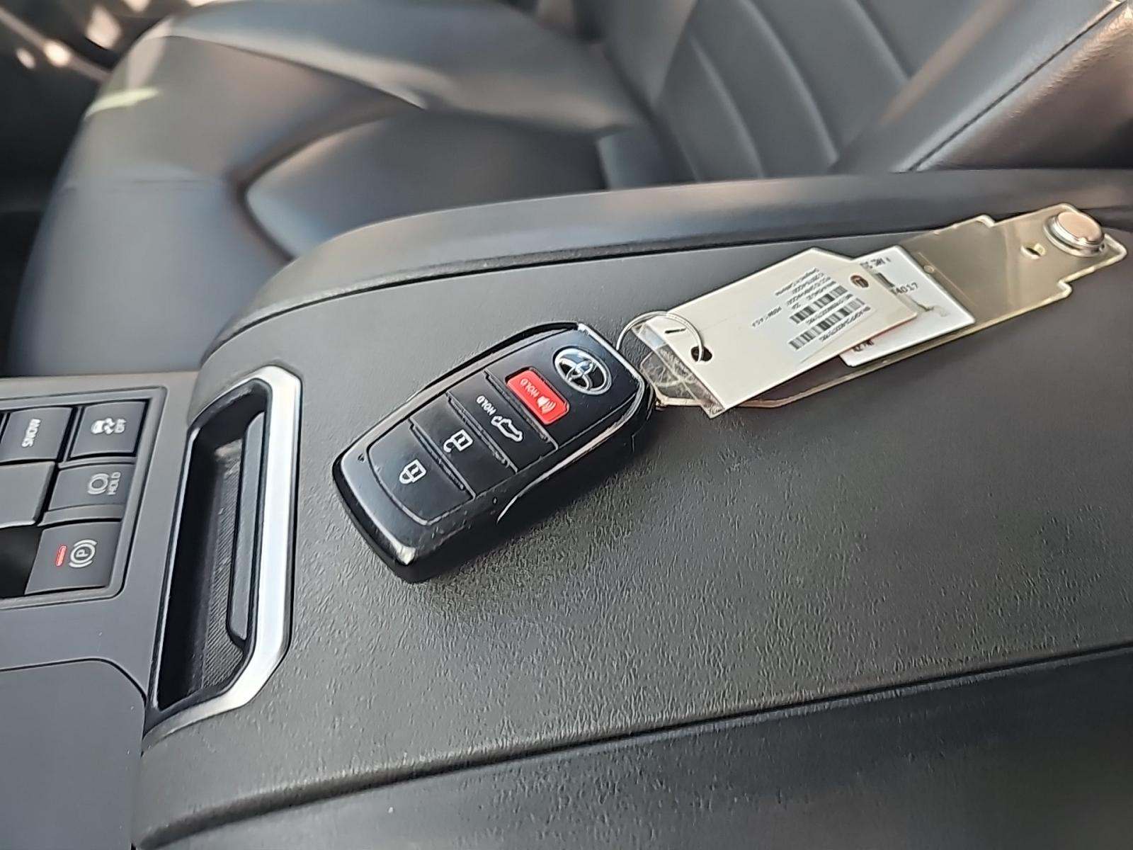 2024 Toyota Highlander XLE FWD