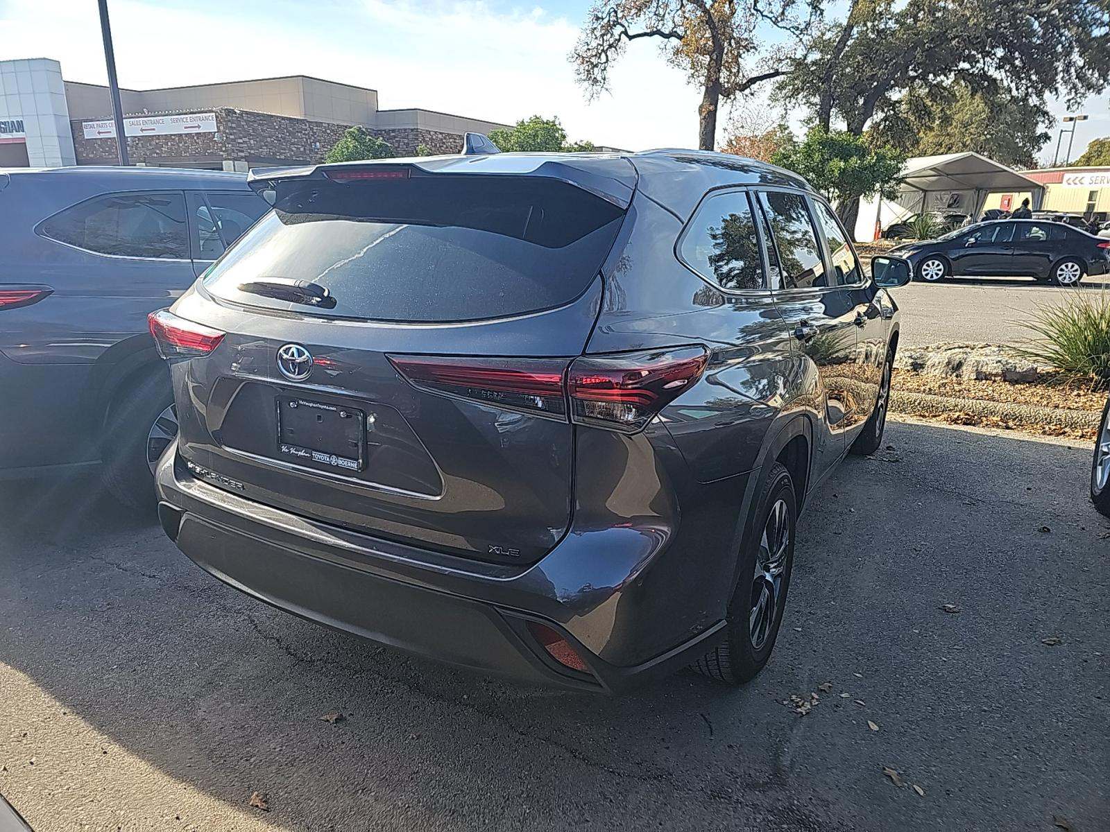 2024 Toyota Highlander XLE FWD