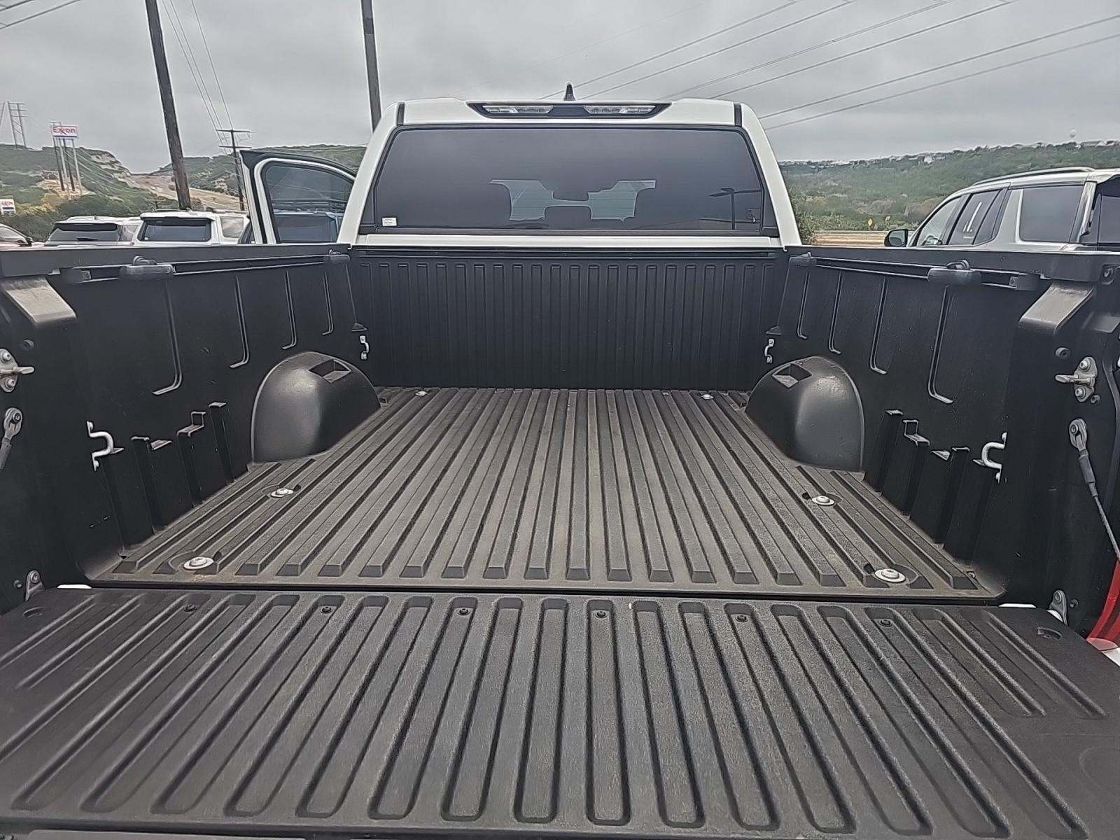 2022 Toyota Tundra SR5 RWD