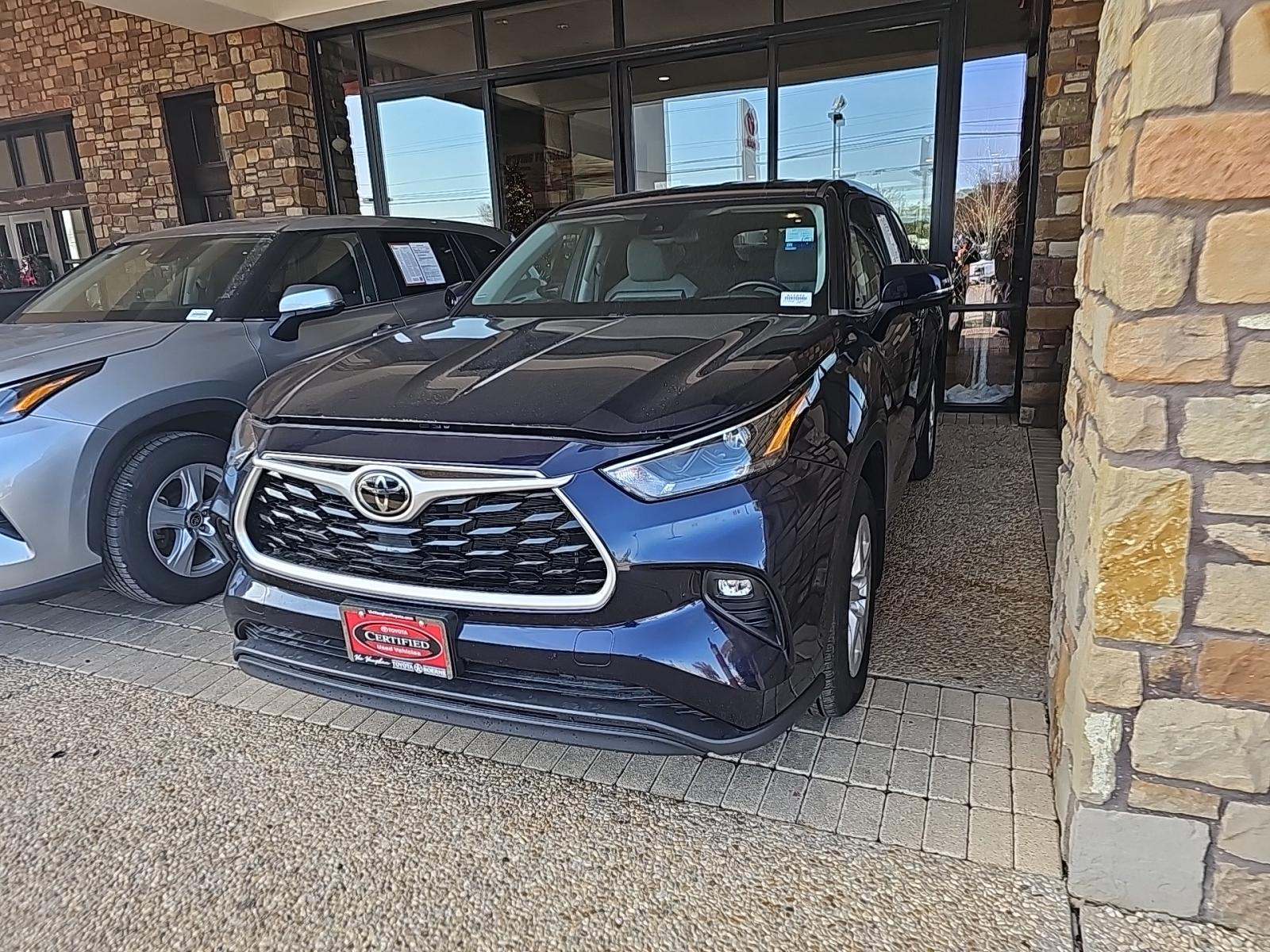 2023 Toyota Highlander LE FWD