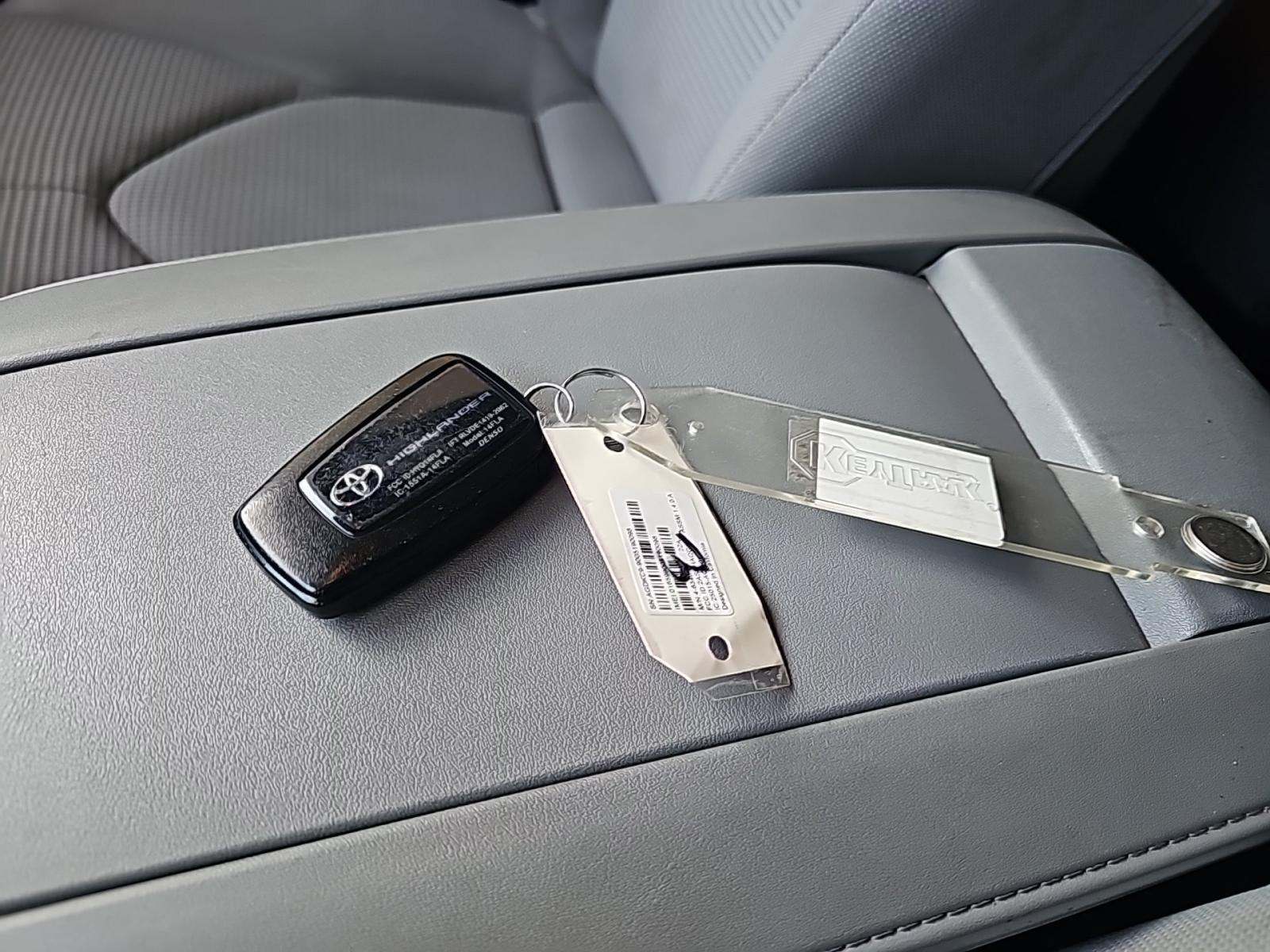 2023 Toyota Highlander LE FWD