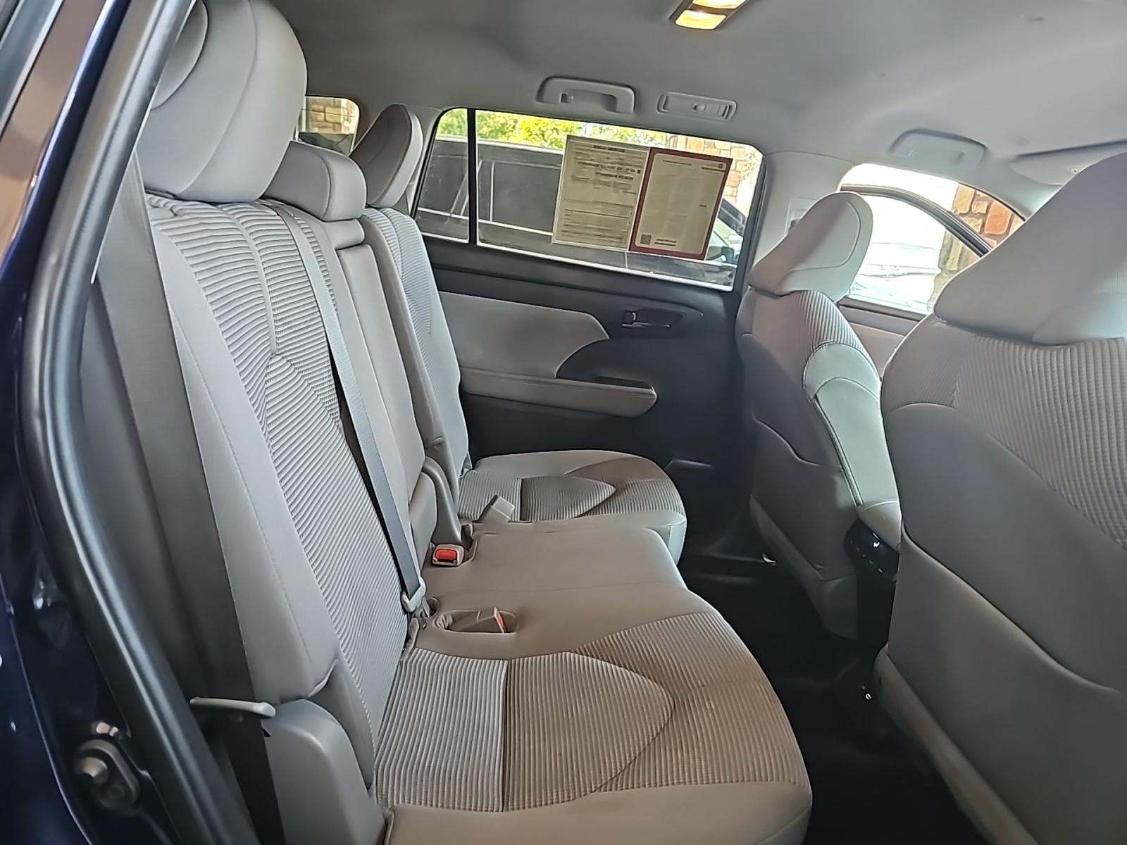 2023 Toyota Highlander LE FWD