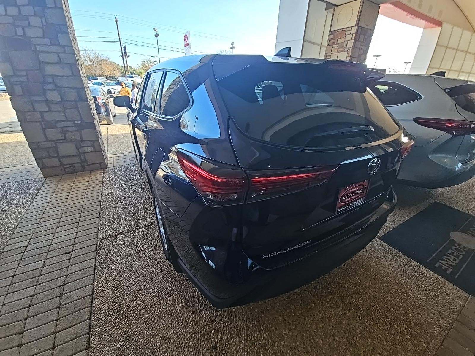 2023 Toyota Highlander LE FWD