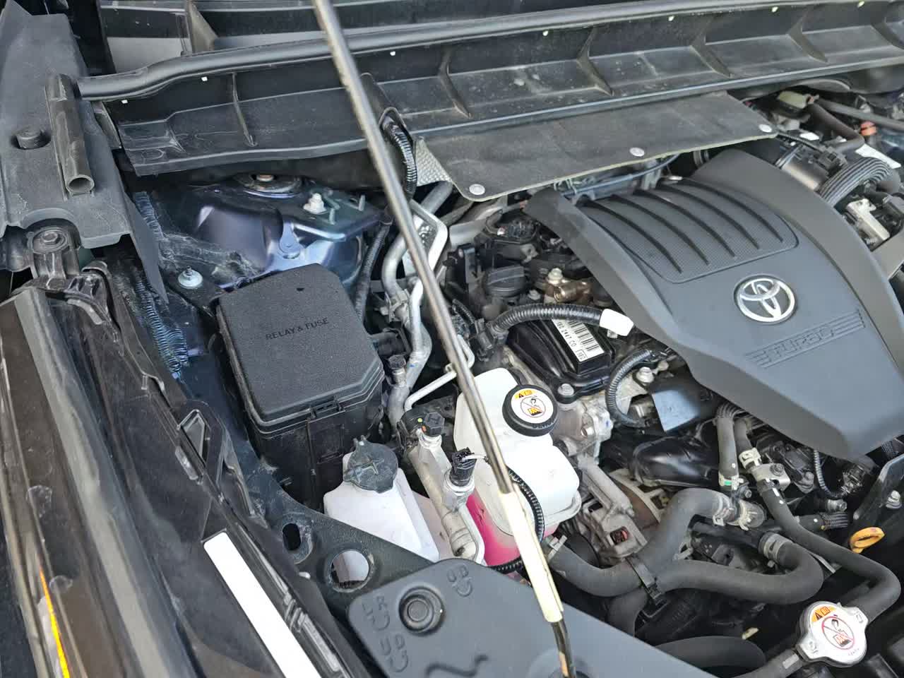 2023 Toyota Highlander LE FWD