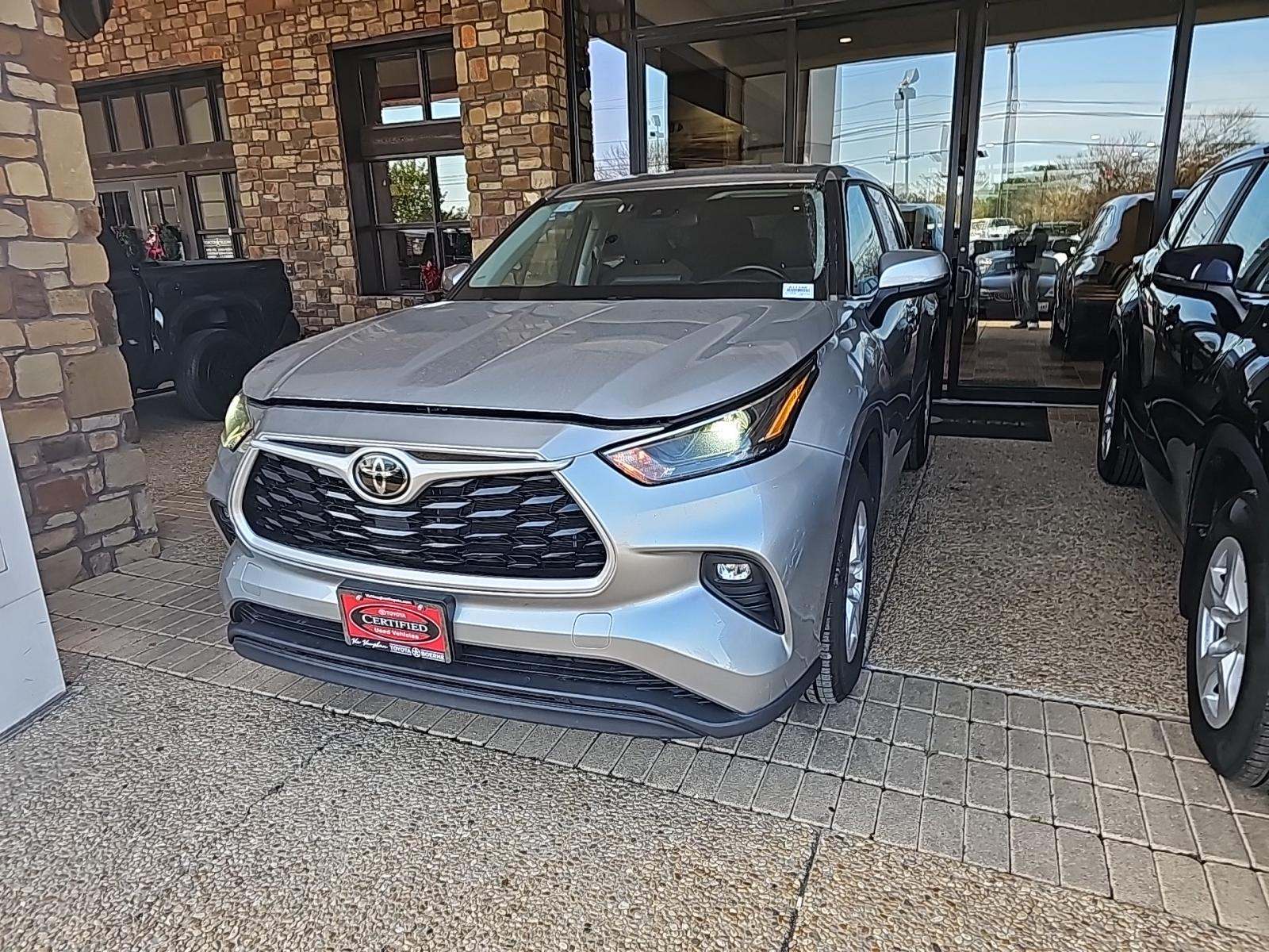 2023 Toyota Highlander LE FWD