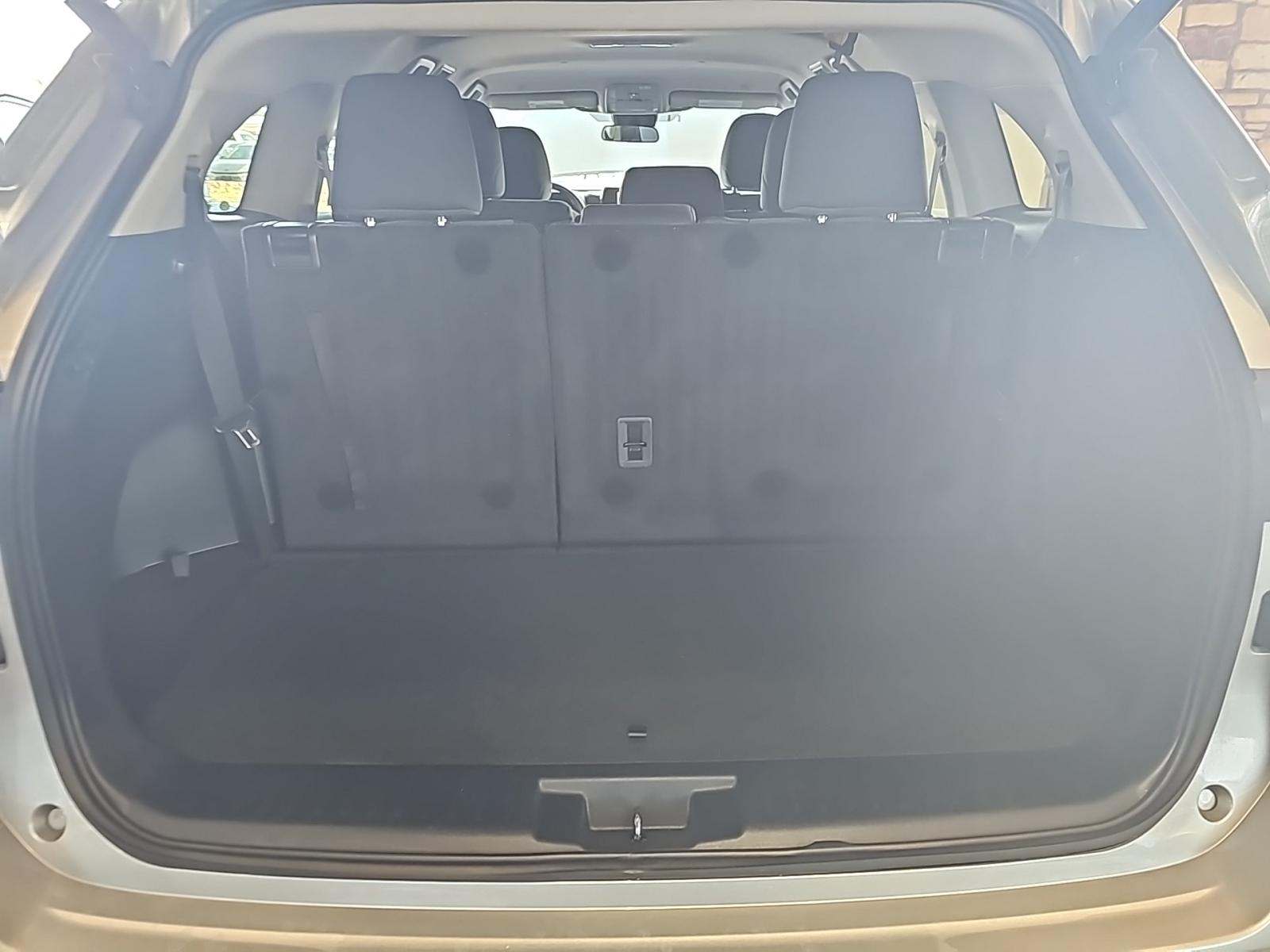 2023 Toyota Highlander LE FWD