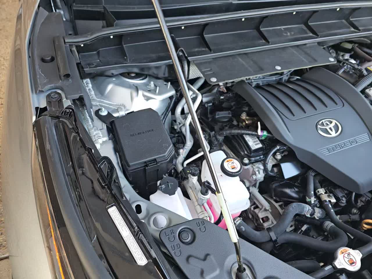 2023 Toyota Highlander LE FWD