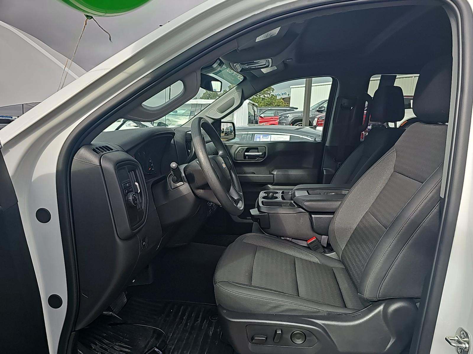 2025 Chevrolet Silverado 1500 Custom RWD