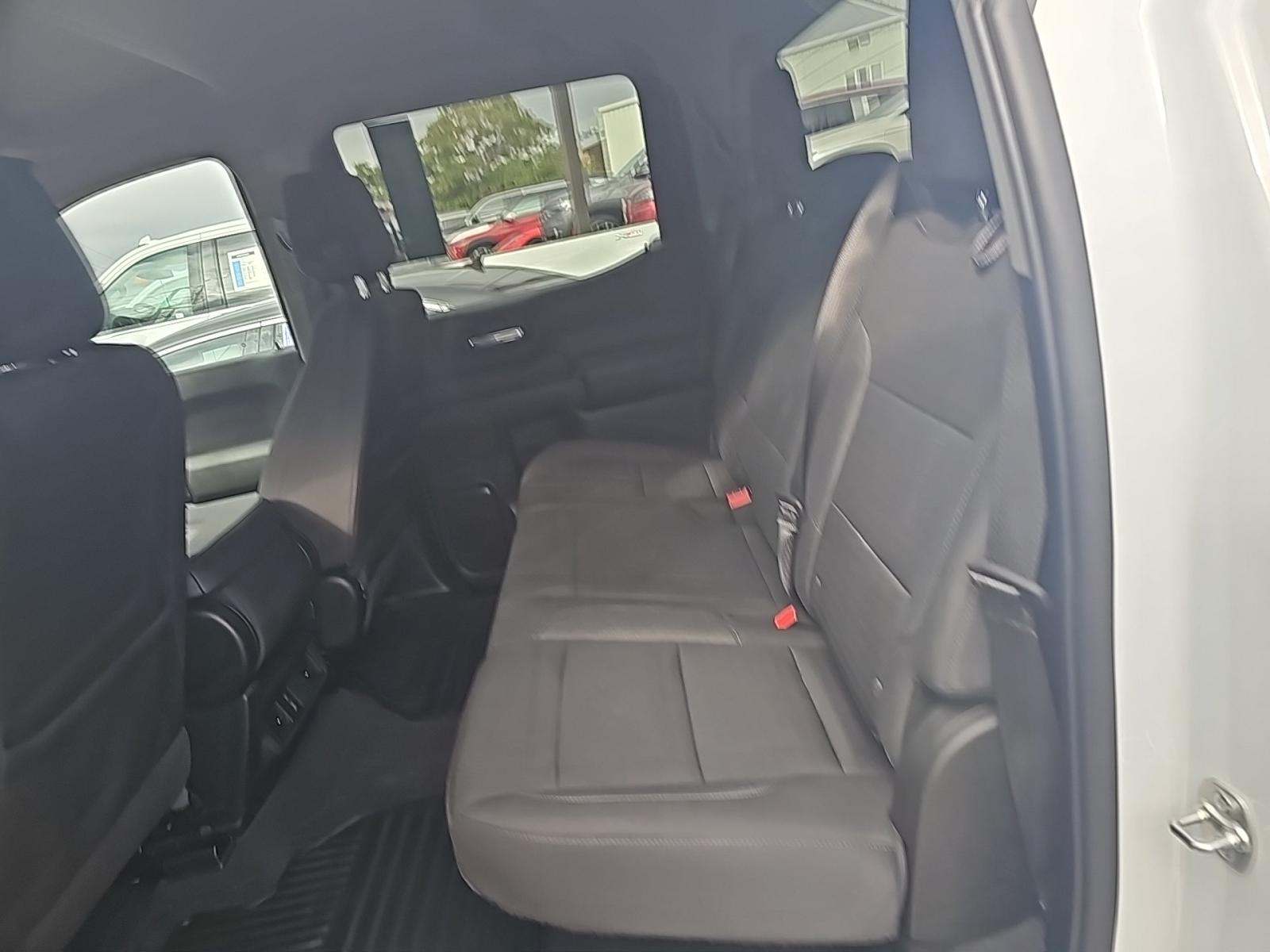 2025 Chevrolet Silverado 1500 Custom RWD