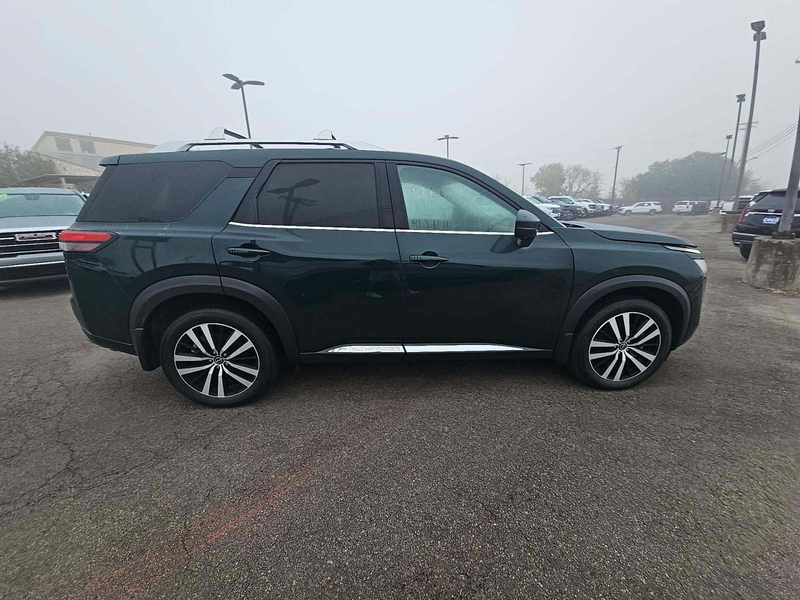 2024 Nissan Pathfinder Platinum AWD