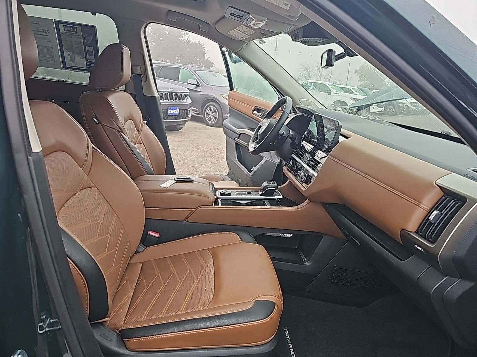 2024 Nissan Pathfinder Platinum AWD