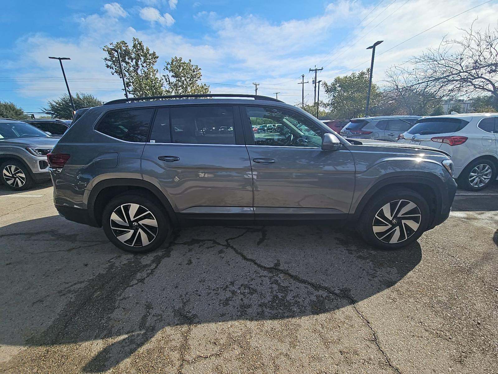 2025 Volkswagen Atlas 2.0T SE FWD